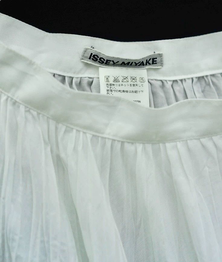Issey Miyake issey miyake size:m White pleated skirt Size 42" / US 20 - 4 Thumbnail