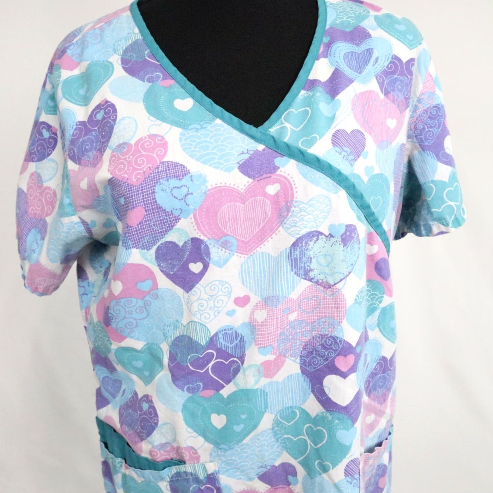 Vintage Tab NY Scrub Top Womens Medium Medical Uniform Heart Pattern Short Sleeve Size M / US 6-8 / IT 42-44 - 5 Thumbnail