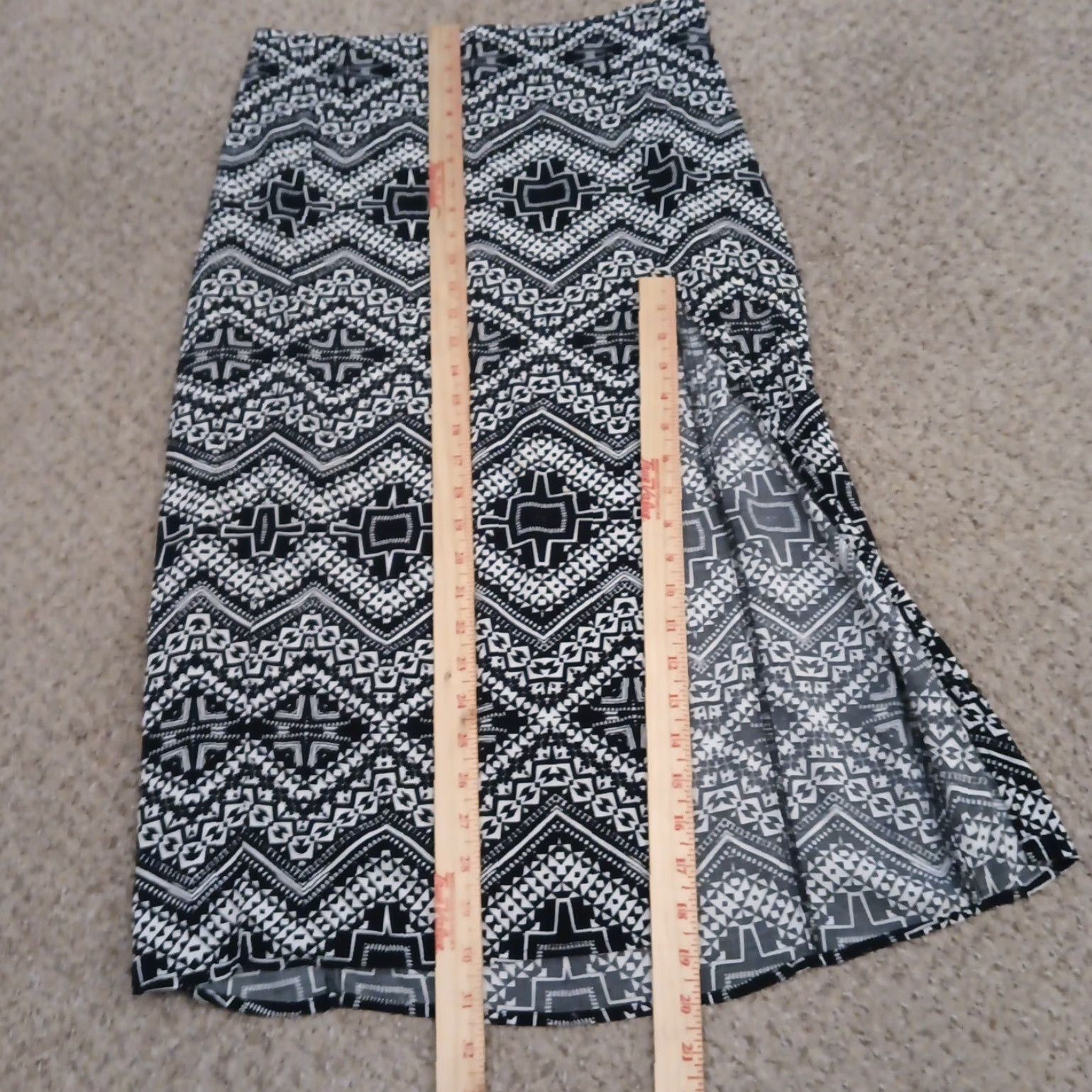 Express Express Skirt Women Midi Black White Geometric Rayon Zip Slit Pencil M Size 32" / US 10 / IT 46 - 4 Thumbnail