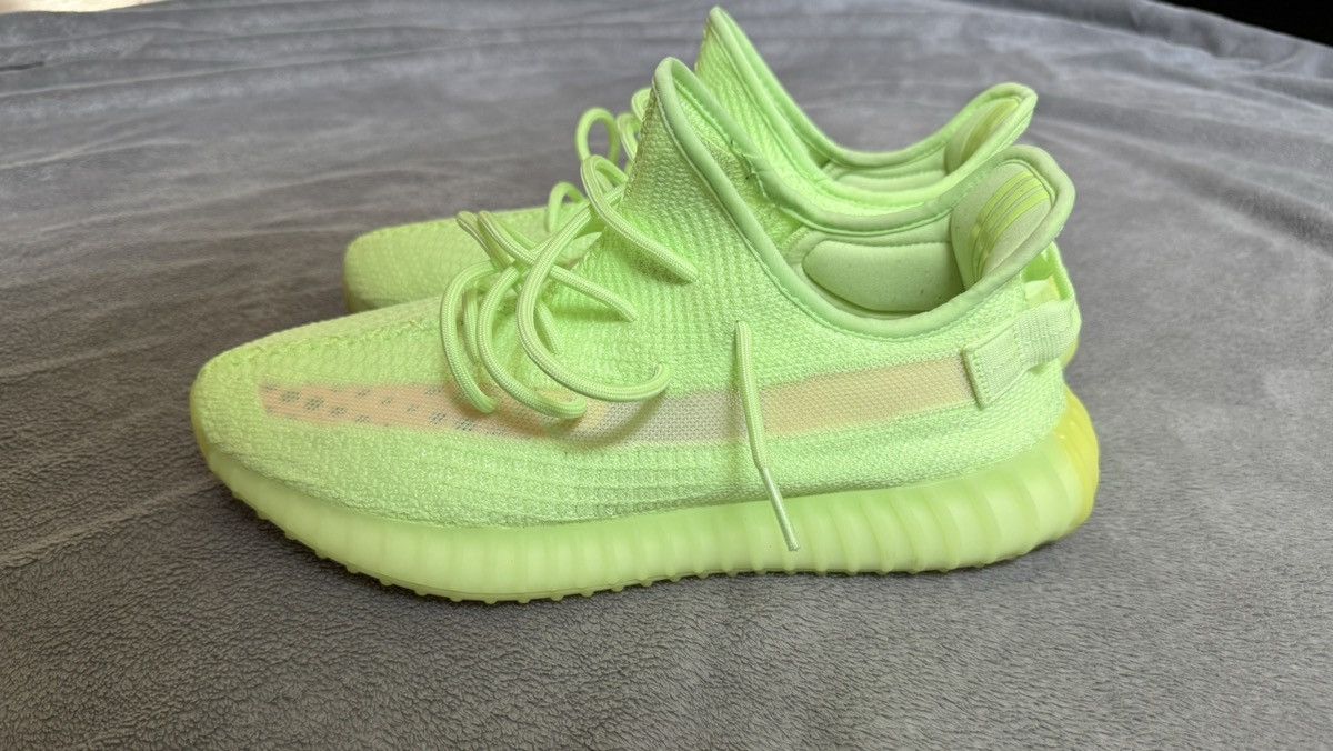 Yeezy Yeezy Boost 350 V2 Glow Size US 12 / EU 45 - 3 Thumbnail
