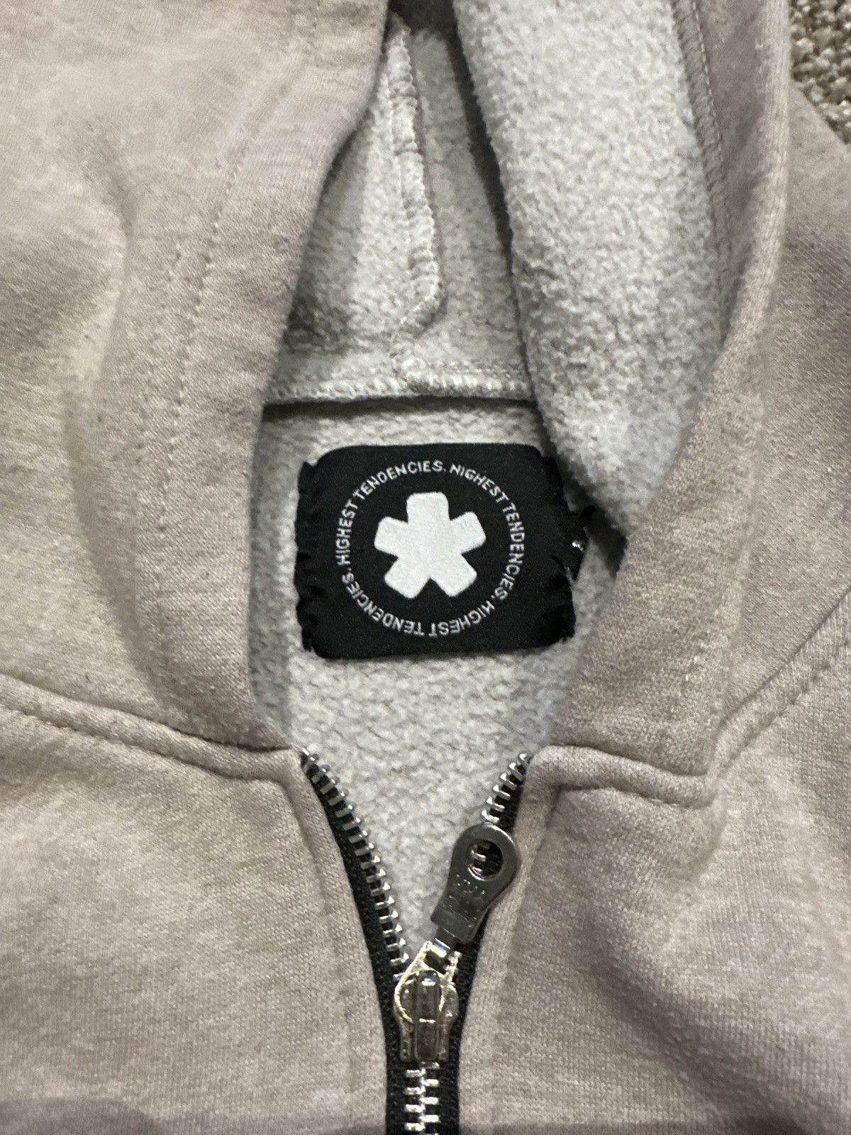 Highest Tendencies Highest tendencies zip up Size US S / EU 44-46 / 1 - 5 Thumbnail