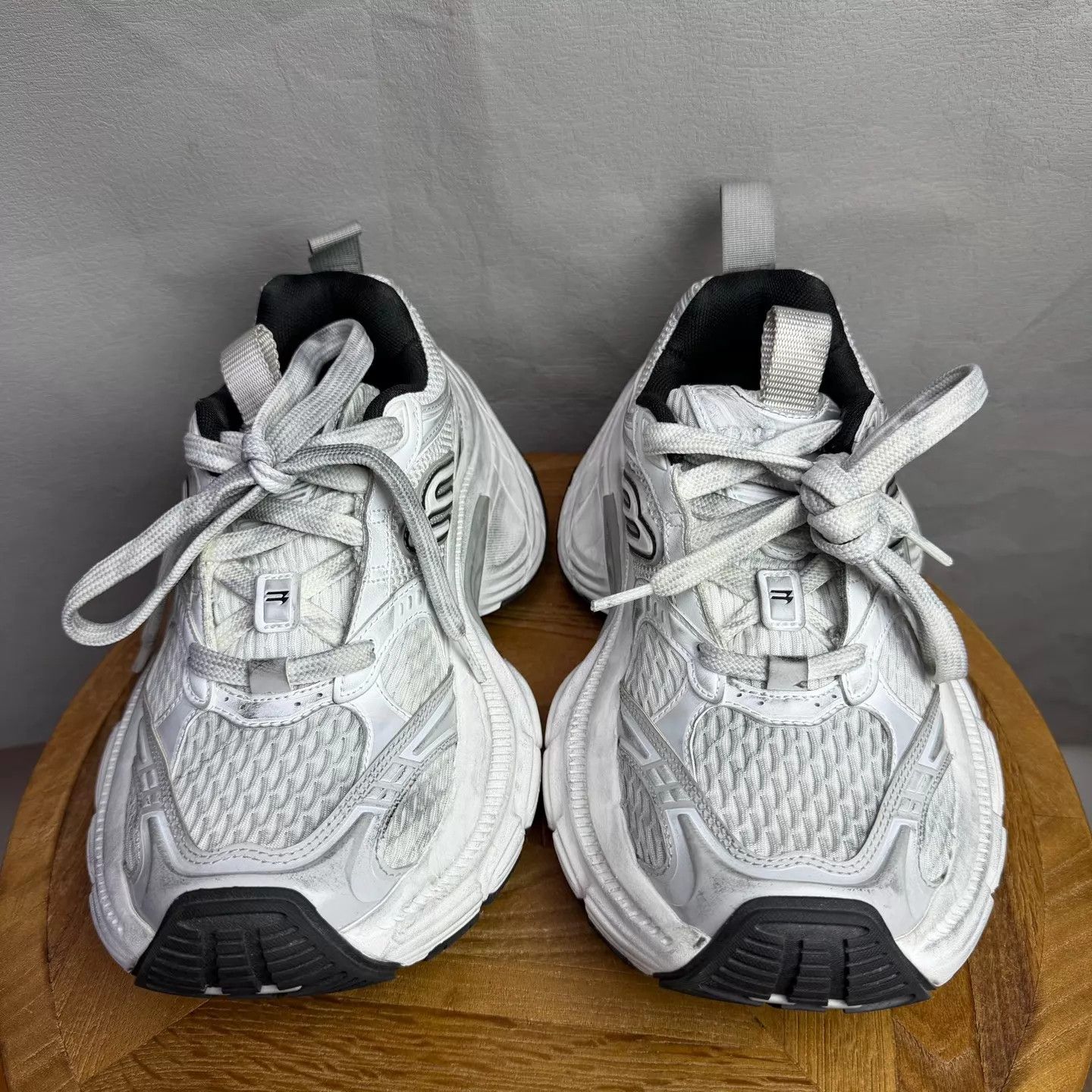 Balenciaga Balenciaga 10XL Distressed Gray White Dad Shoe 35 Worn Once Size US 5 / IT 35 - 2 Thumbnail