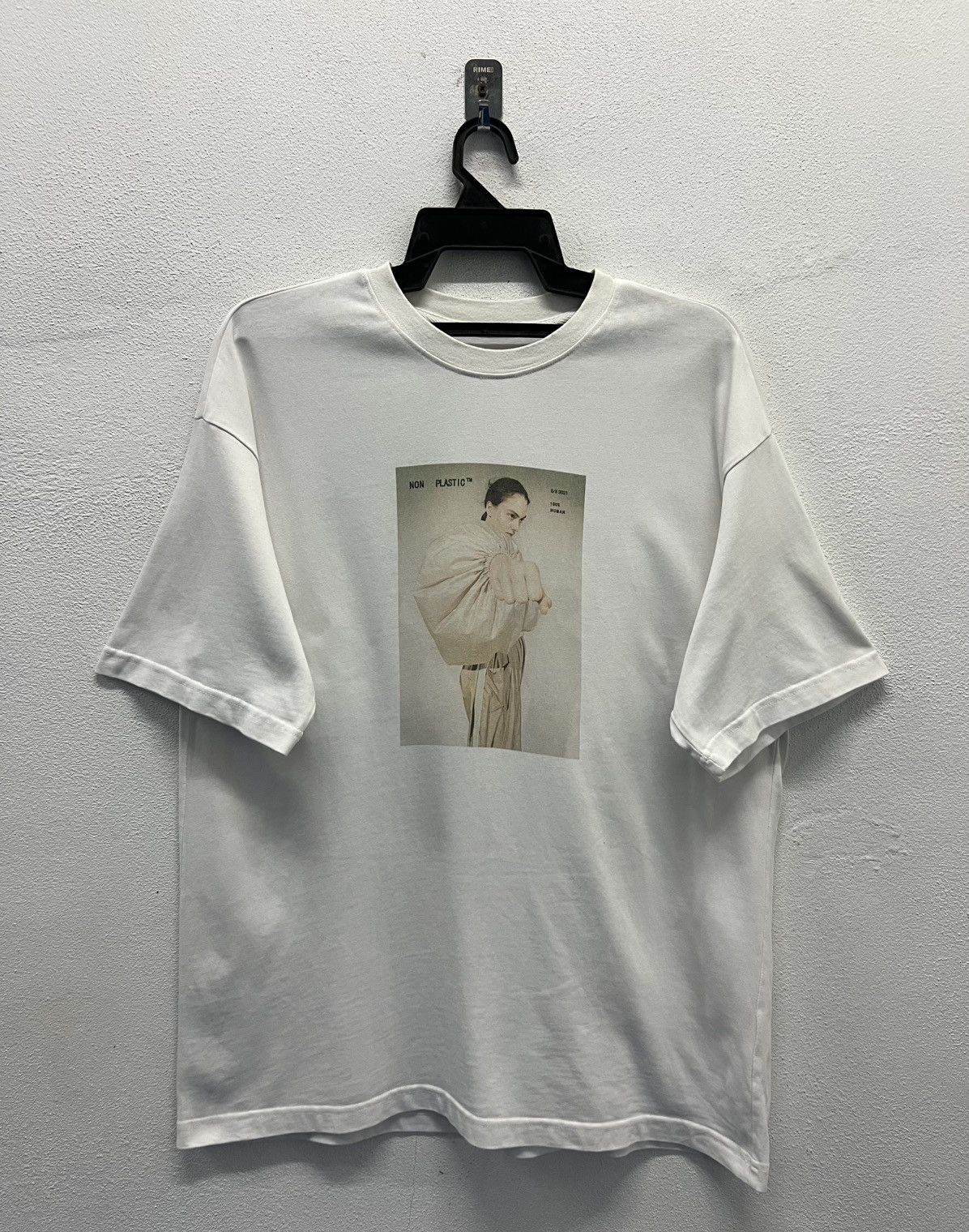 Designer × Fashion Victim Fashion Gets Creative NON PLASTIC 100% HUMAN SHIRT Size US L / EU 52-54 / 3 - 1 Thumbnail