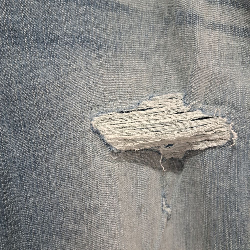 Other Torrid Boyfriend Straight Vintage Stretch Distressed Mid Rise Jean Size 26 Tall Size 24" / US 00 / IT 34 - 11 Thumbnail