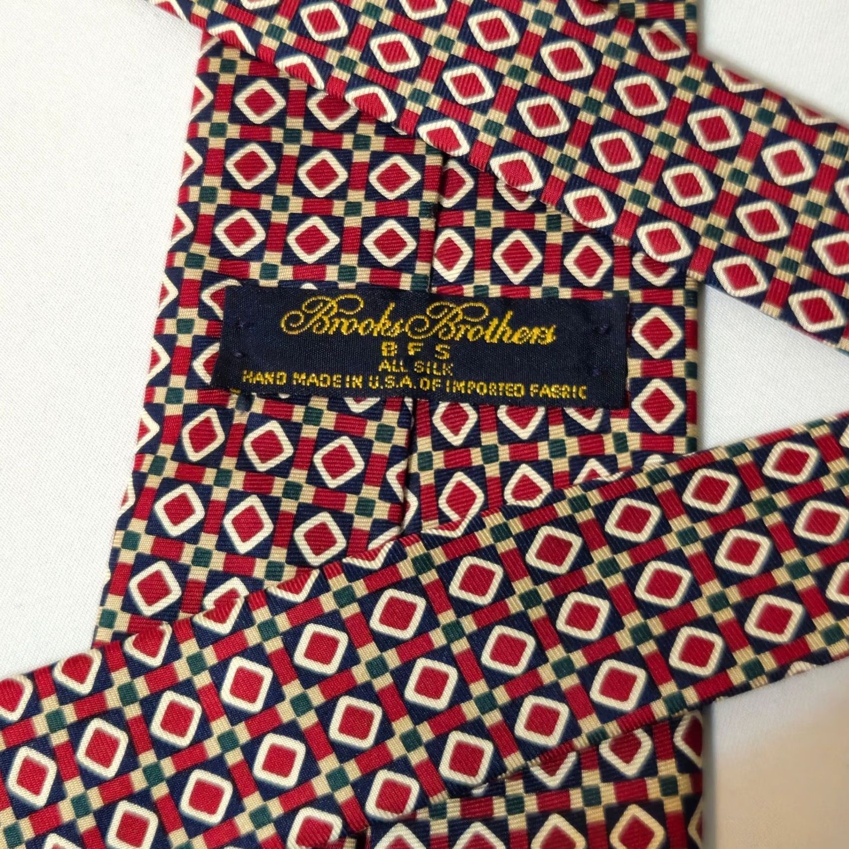 Brooks Brothers Brooks Brothers Tie Mens Red Geometric Medallion Silk Hand Made USA Size ONE SIZE - 2 Thumbnail
