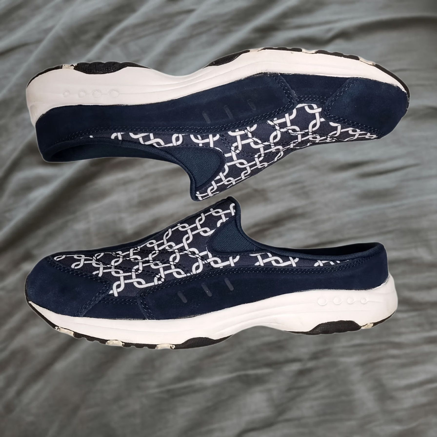 Vintage Easy Spirit Traveltime Clogs Womens Size 9W Blue White Chain-Link Monogram Slip On Size ONE SIZE - 1 Thumbnail