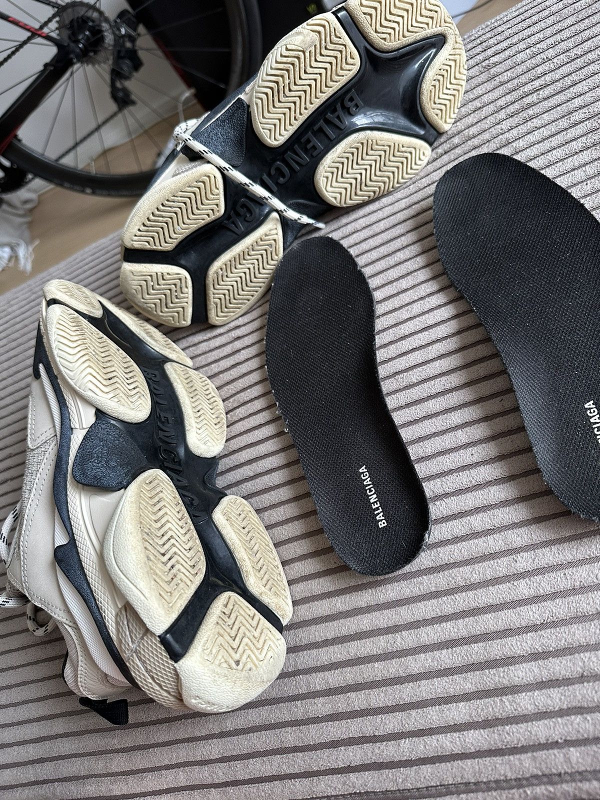 Balenciaga Balenciaga Triple S Cloth Trainers Size US 6 / IT 36 - 10 Thumbnail