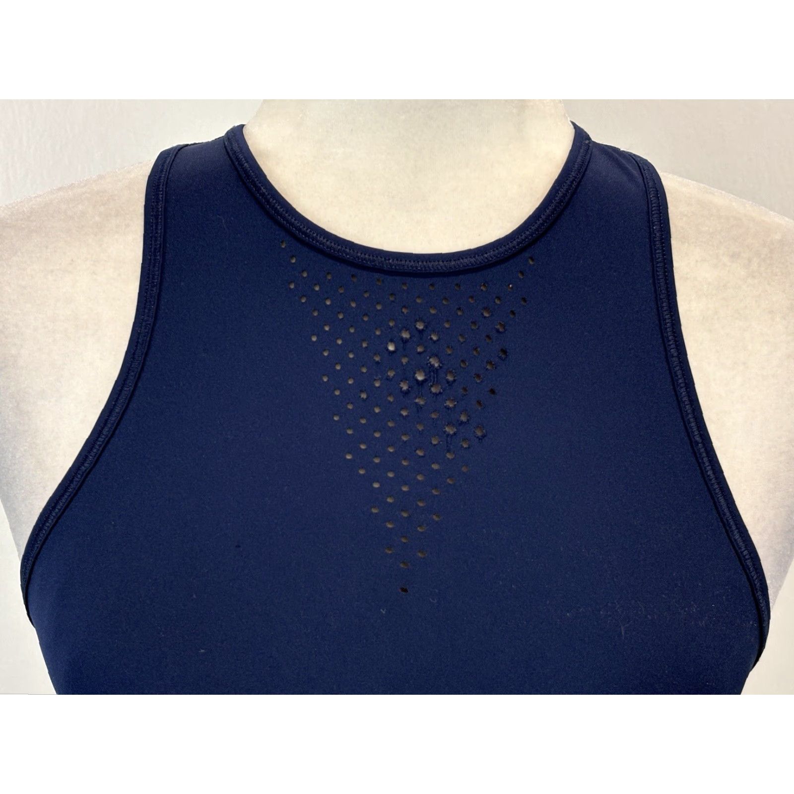 Athleta Athleta Accelerate Crop Tank Top Sz XXS Navy Sleeveless Perforated Size XXS / US 00 / IT 34 - 5 Thumbnail