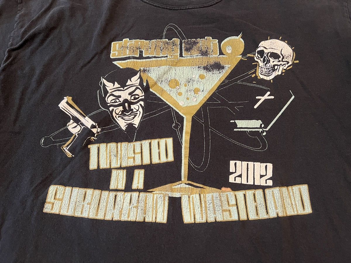 Band Tees Vintage Strung Out - Twisted In A Suburban Wasteland 2012 US Size US XL / EU 56 / 4 - 2 Thumbnail