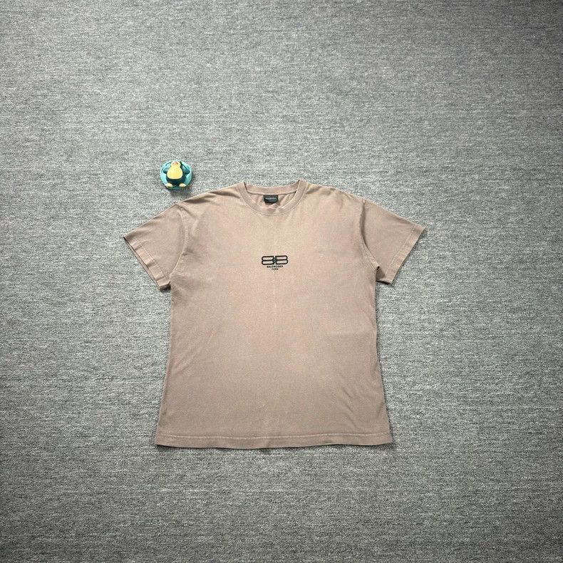 Balenciaga Balenciaga Brown BB lock button short-sleeve Size US M / EU 48-50 / 2 - 1 Thumbnail