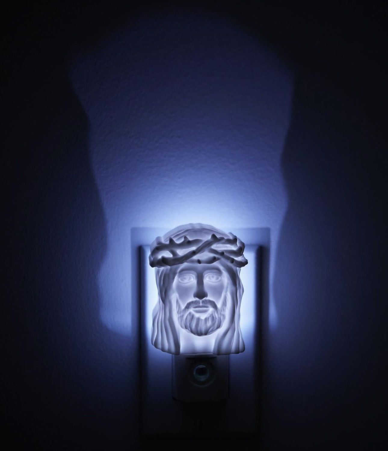 Japanese Brand × Vintage Jesus Glow Night Light w Rare Custom Box by Nothing Personal Size ONE SIZE - 1 Thumbnail