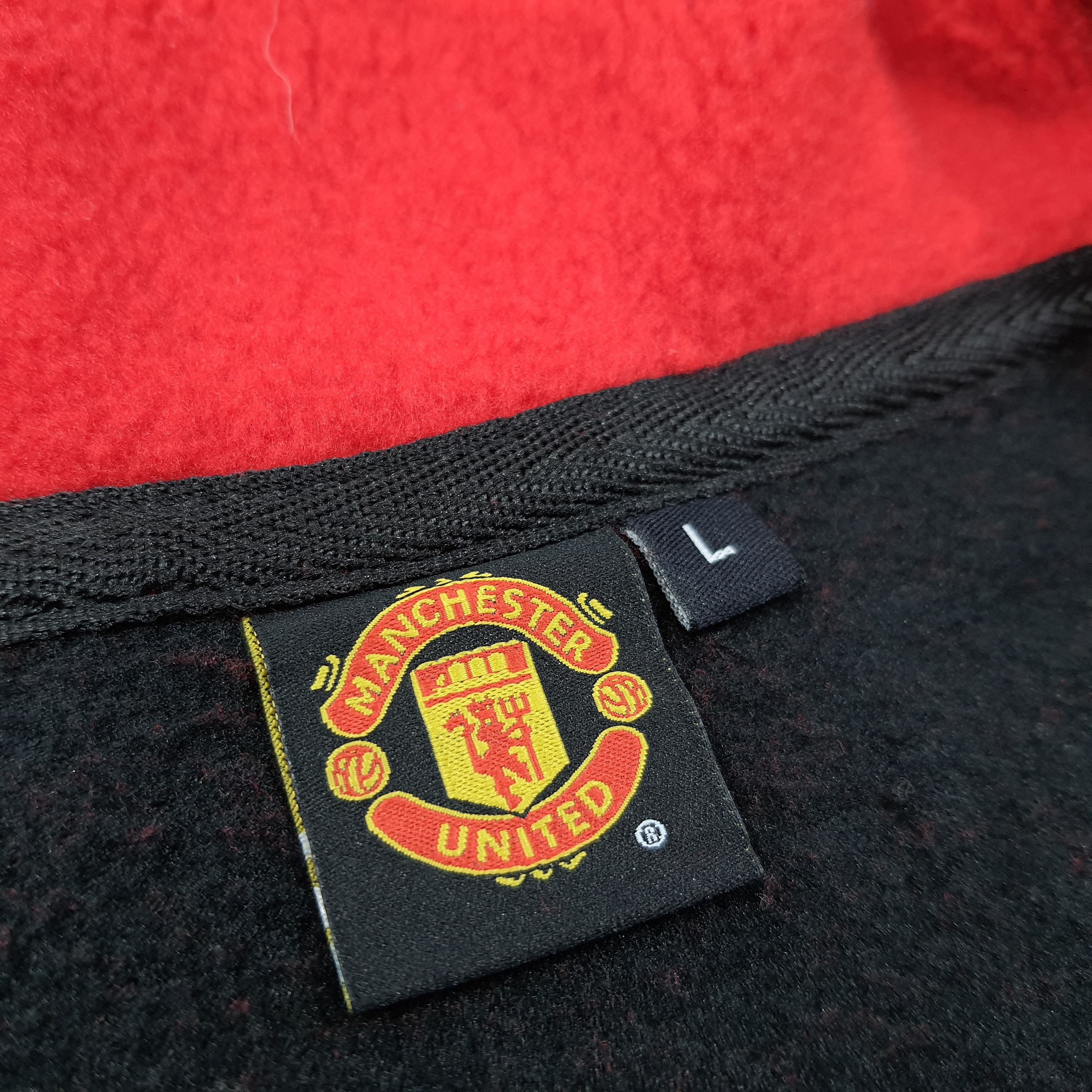 Vintage Vintage Manchester United Zipper Fleece Jacket C264N7 Size US L / EU 52-54 / 3 - 6 Thumbnail