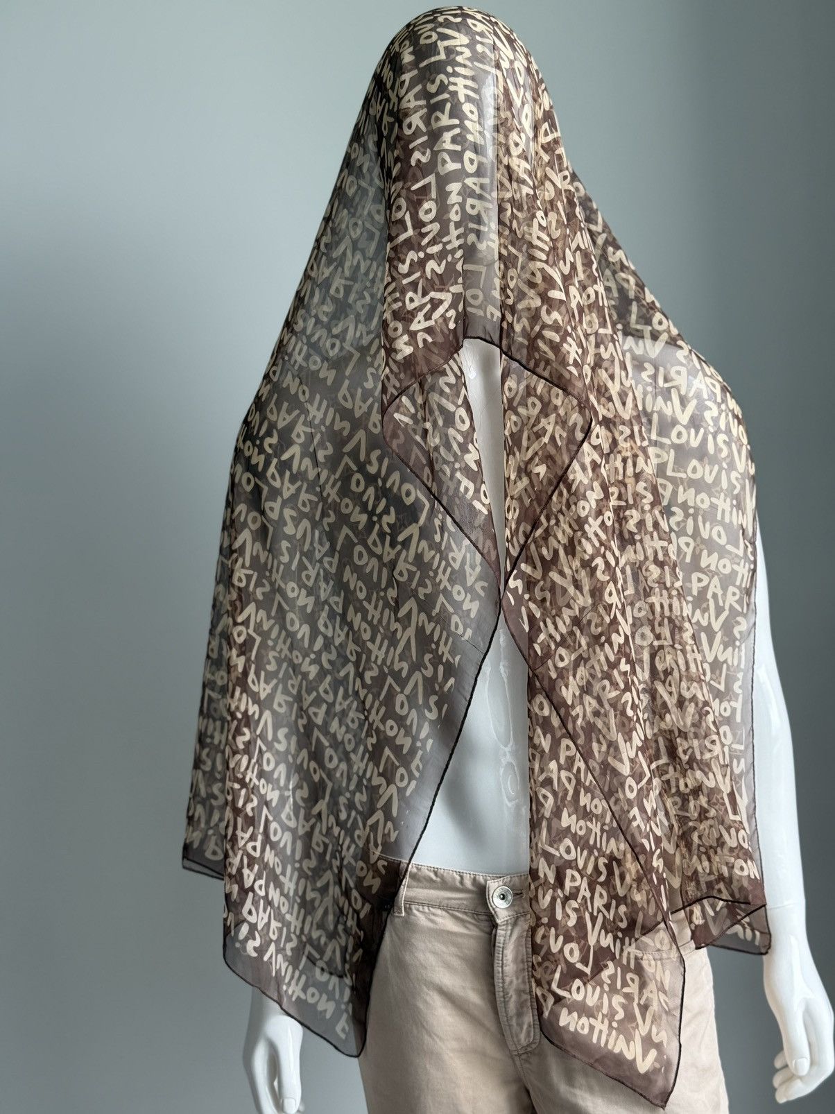 Louis Vuitton Louis Vuitton LV 100% Silk Big Scarf Shawl Size ONE SIZE - 5 Thumbnail