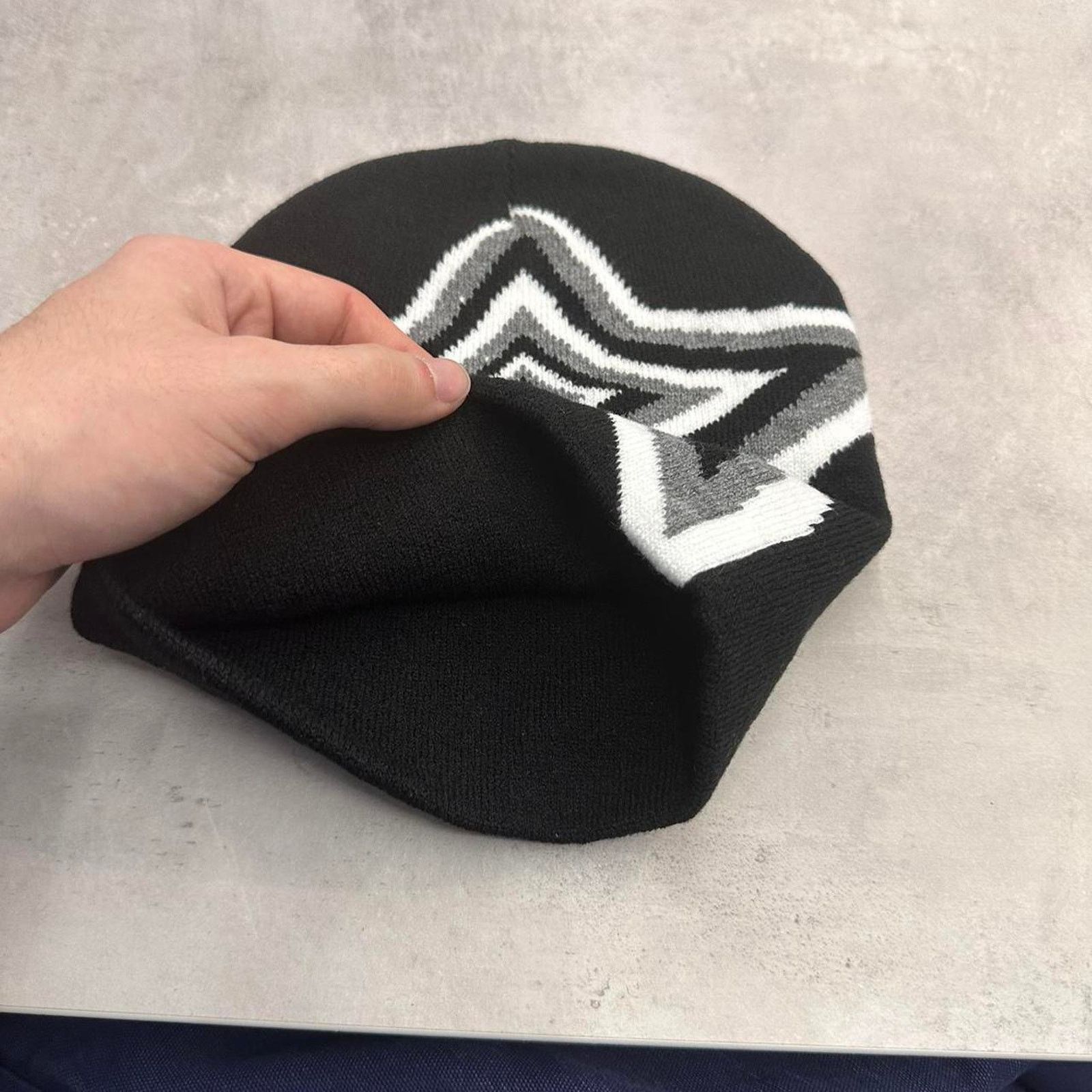 Vintage Black White and Gray Star Acrylic Graphic Beanie Hat Size ONE SIZE - 7 Thumbnail