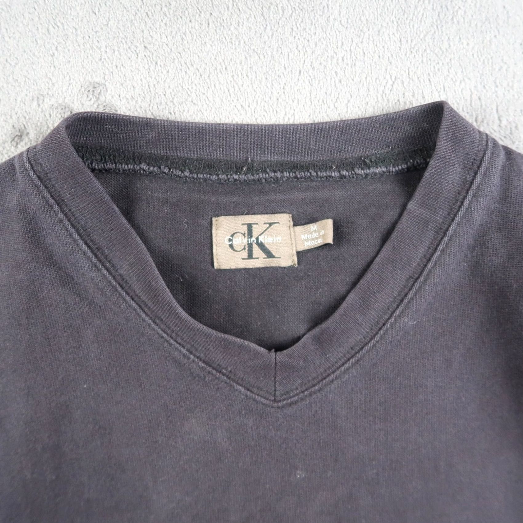 Calvin Klein Calvin Klein T-Shirt Men's Faded Black Long Sleeve V-Neck M Medium Shirt Size US M / EU 48-50 / 2 - 7 Thumbnail