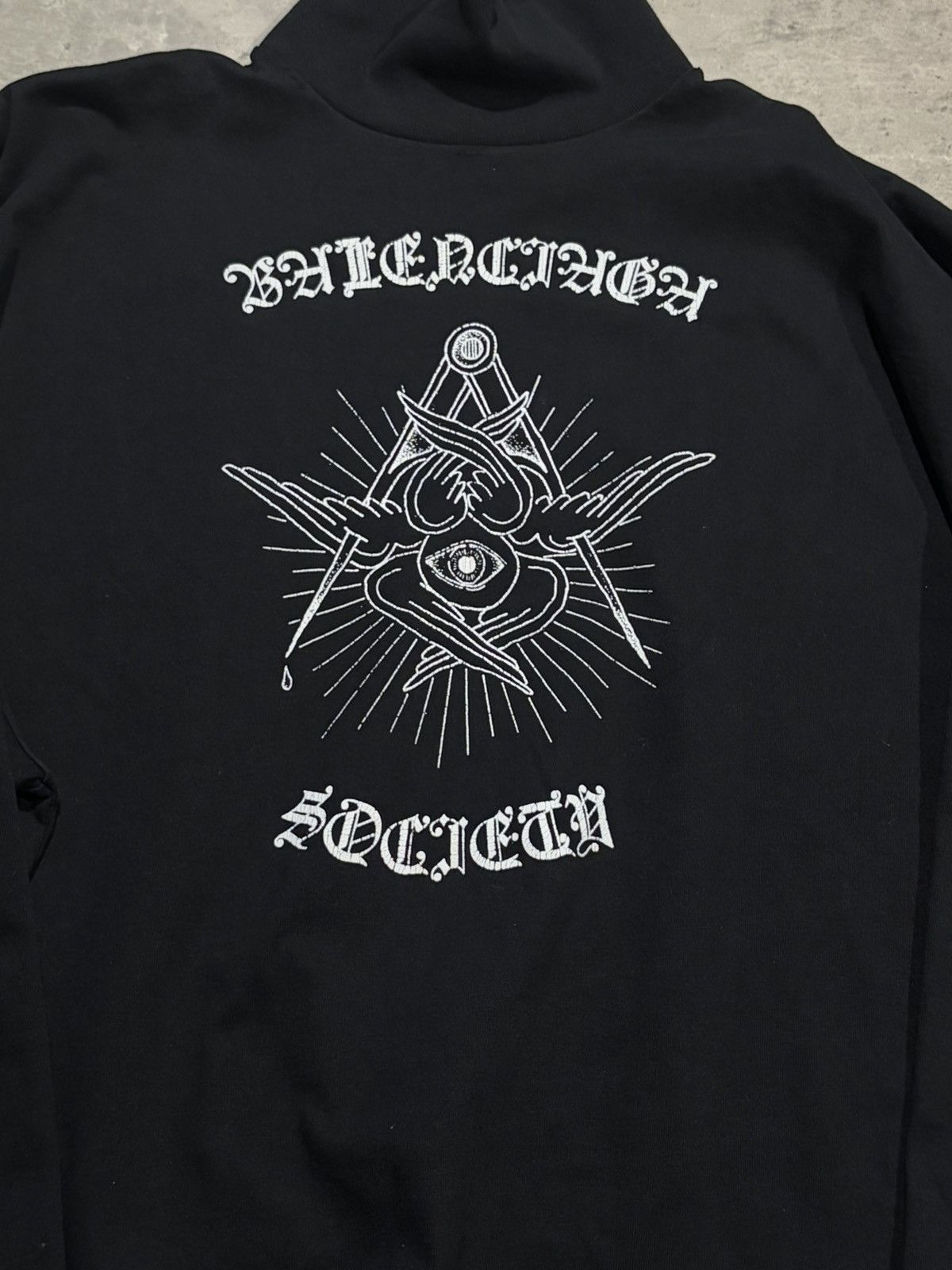 Balenciaga balenciaga free your mind sweater long sleeve Size US XL / EU 56 / 4 - 2 Thumbnail