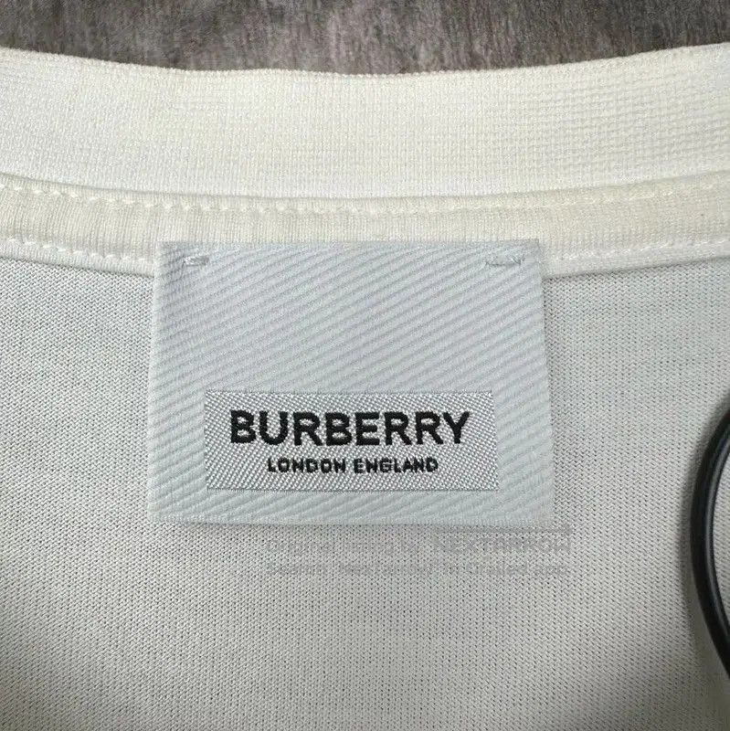 Burberry Burberry Women’s L Beige Cotton T-Shirt. Size L / US 10 / IT 46 - 4 Thumbnail