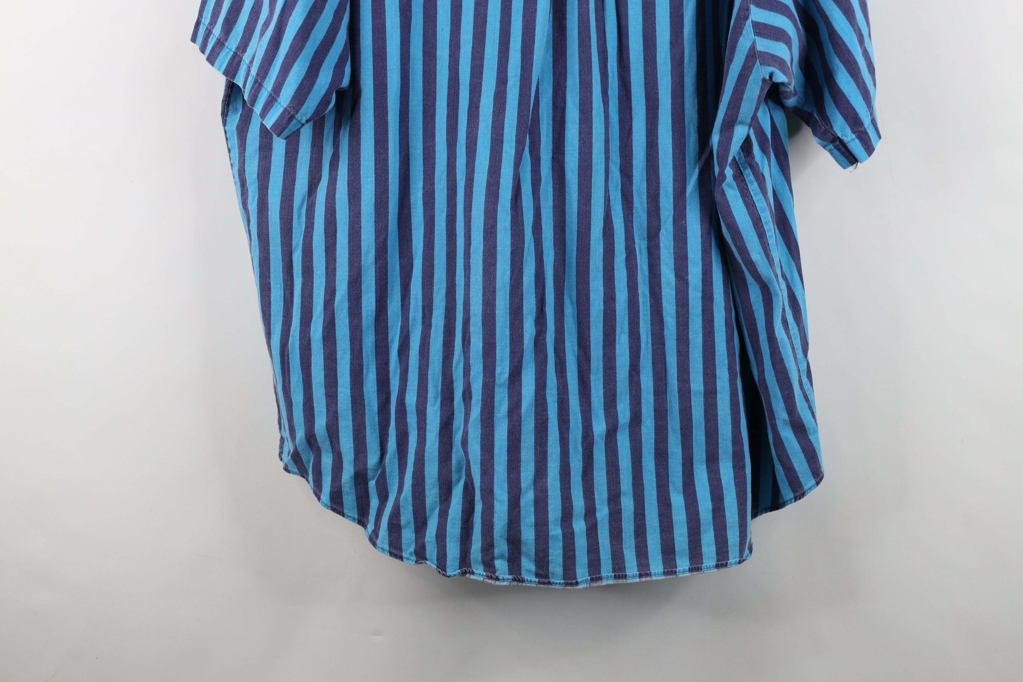 Vintage Vintage 90s Streetwear Fit Striped Collared Button Shirt USA Size US XL / EU 56 / 4 - 15 Thumbnail