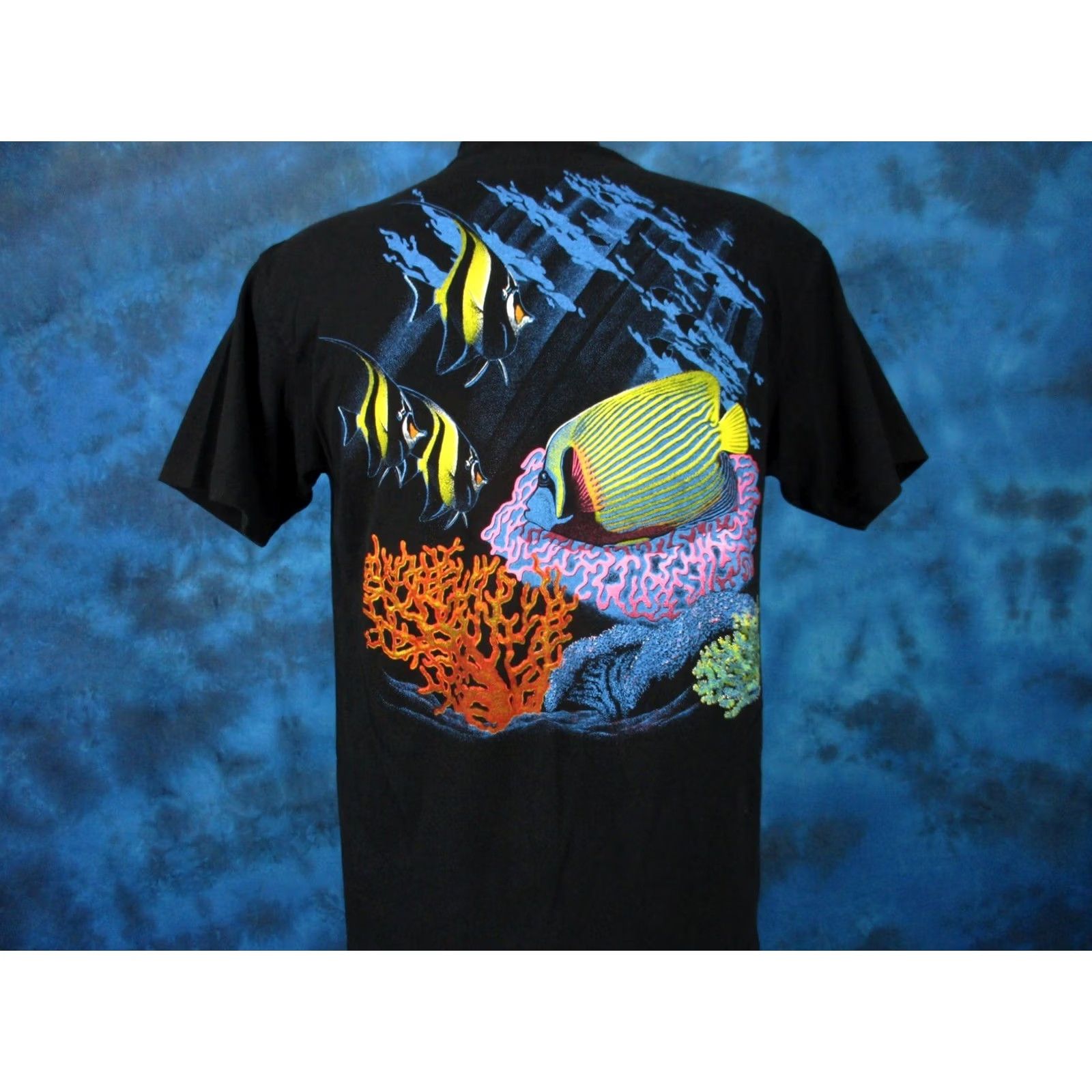 Vintage VINTAGE ST. THOMAS VIRGIN ISLAND OCEAN T-Shirt MEDIUM Men 80s 90s Black Crew Neck Short Sleeve Size US M / EU 48-50 / 2 - 3 Thumbnail
