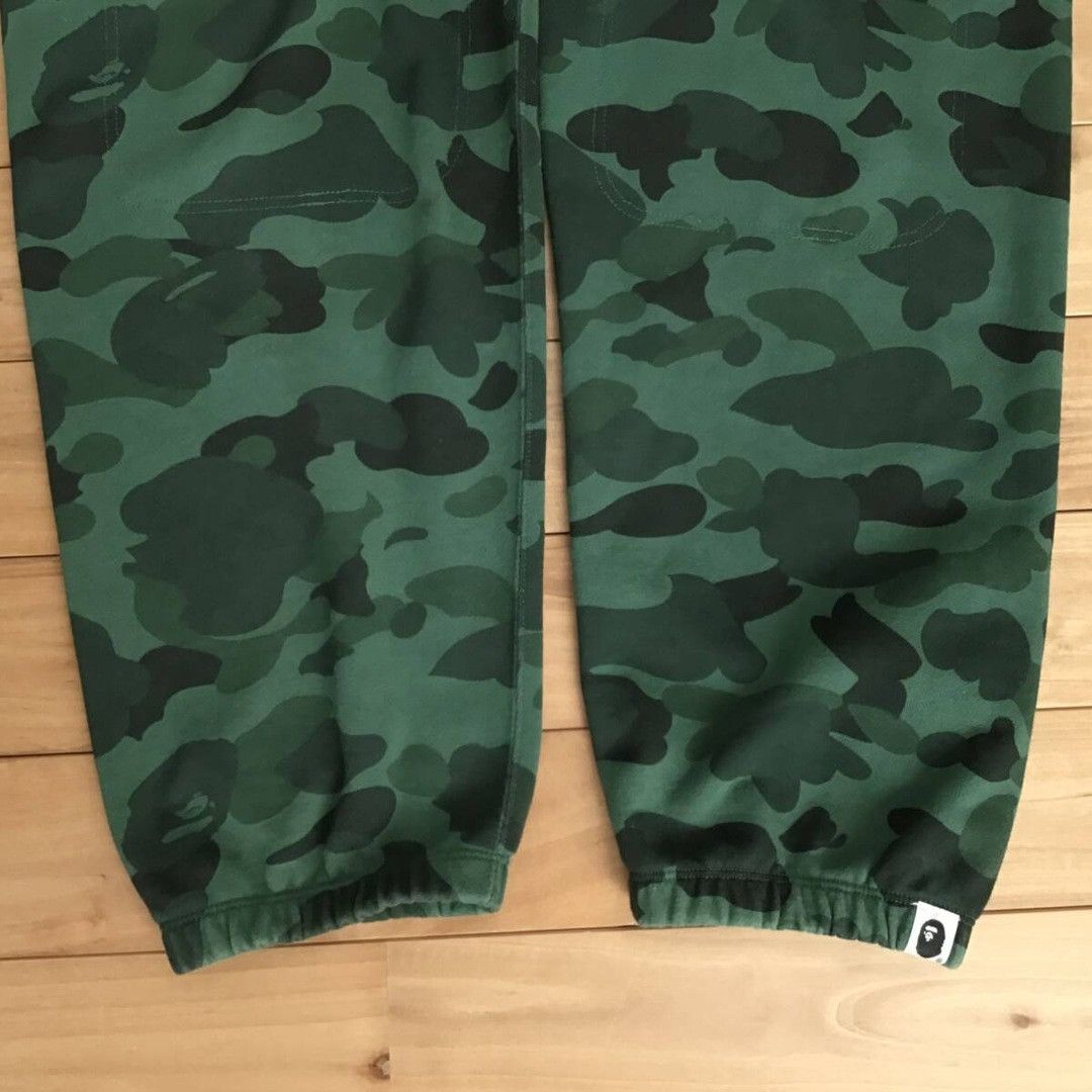 Bape 🔥Aoyama Exclusive🔥 BAPE CAMO Sweat pants APE NIGO ★size L Size US 34 / EU 50 - 3 Thumbnail