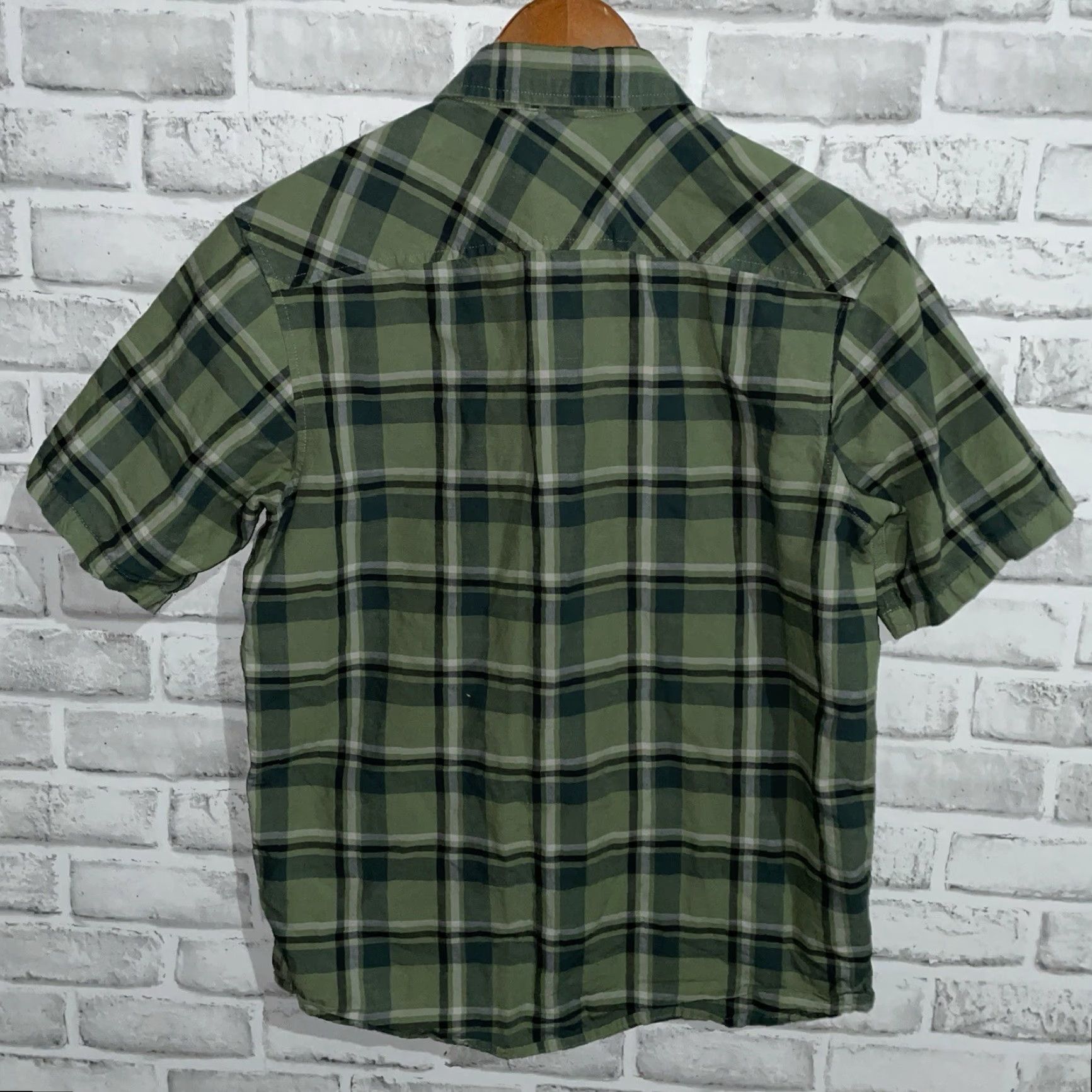 Mountain Hardwear Mountain Hardwear Shirt Plaid Short Sleeve Button-Down Mens S Green Size US S / EU 44-46 / 1 - 5 Thumbnail