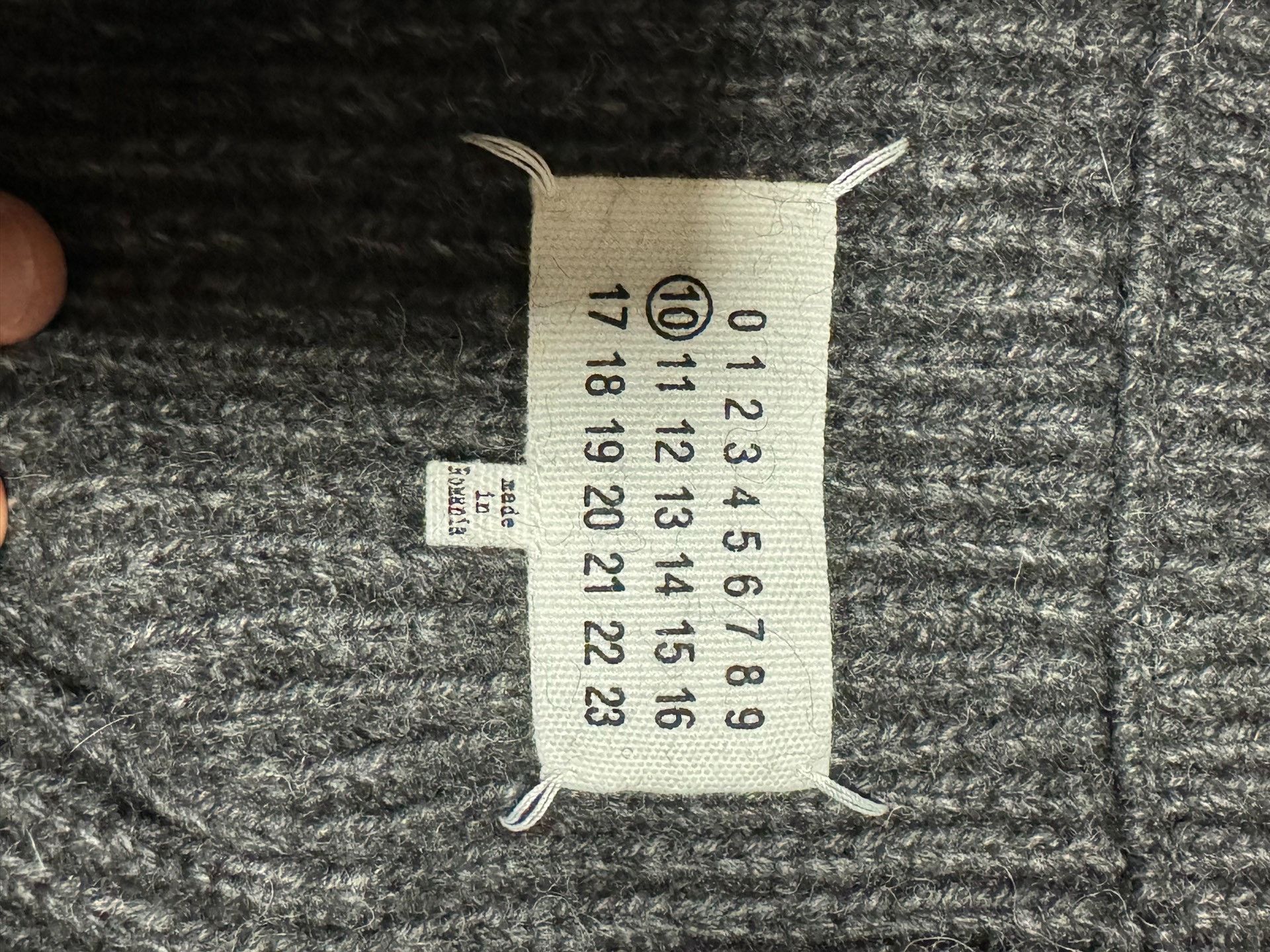 Maison Margiela Maison Margiela Zippered sweater 2501-Nextarrow Size US S / EU 44-46 / 1 - 8 Thumbnail