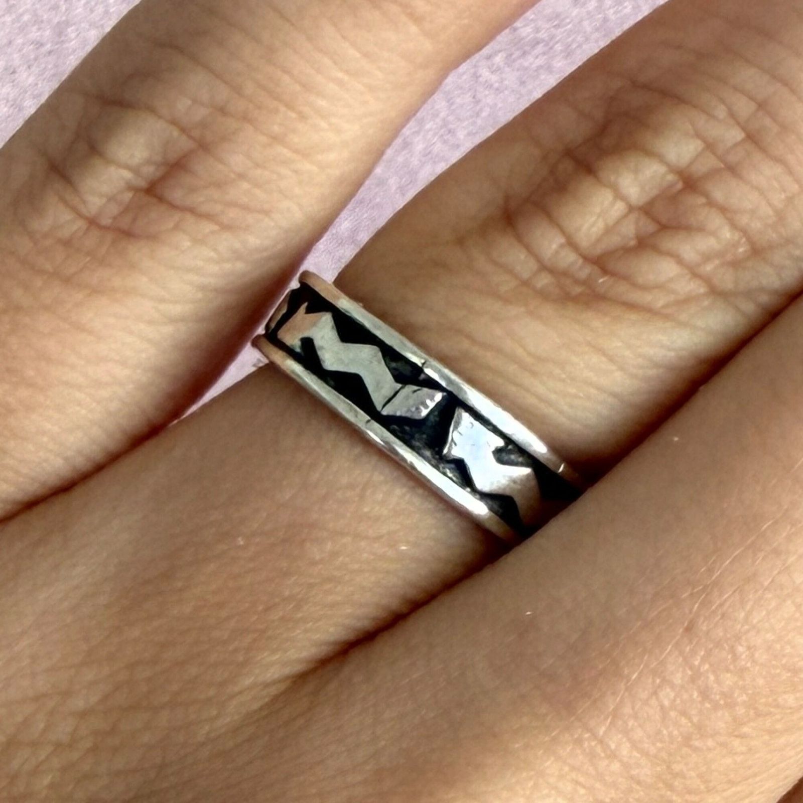 Sterling Silver sterling silver vintage wavy arrow band ring size 6 Size ONE SIZE - 1 Thumbnail
