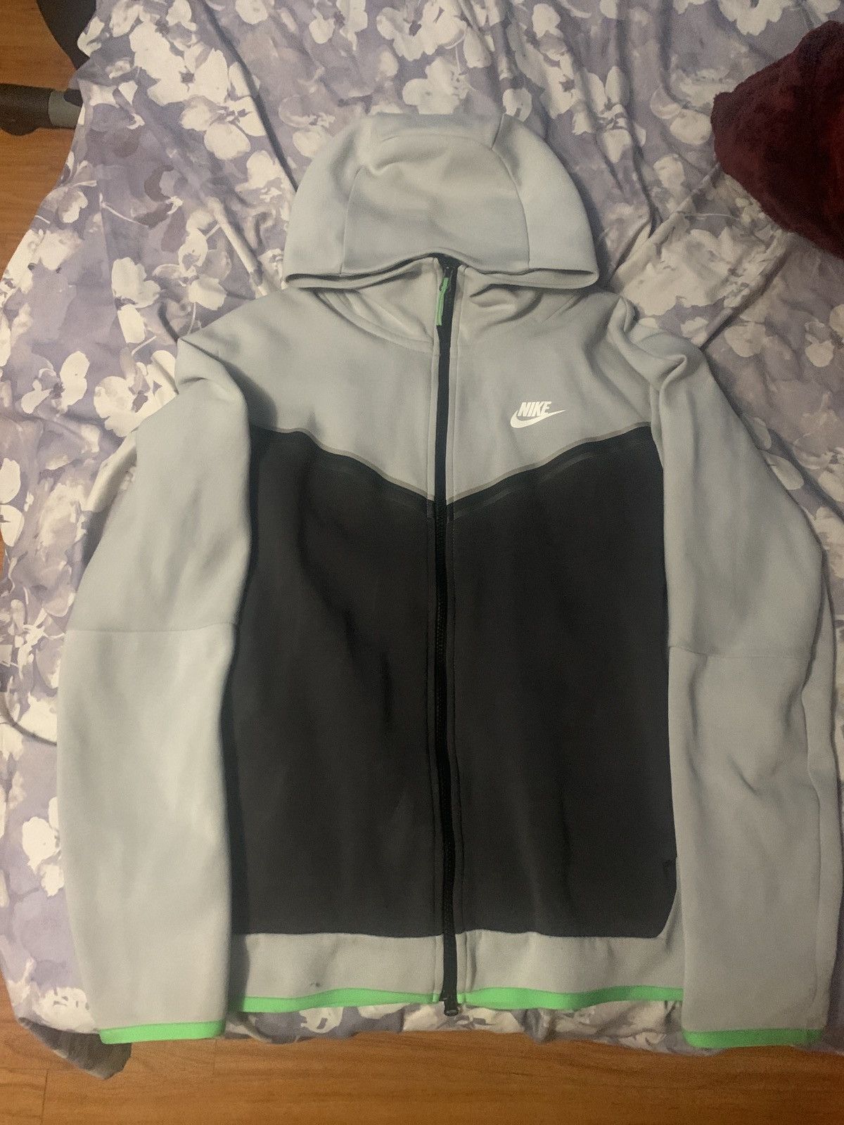 Nike Grey/ black Nike tech with green tips (READ DESC) Size US M / EU 48-50 / 2 - 1 Thumbnail