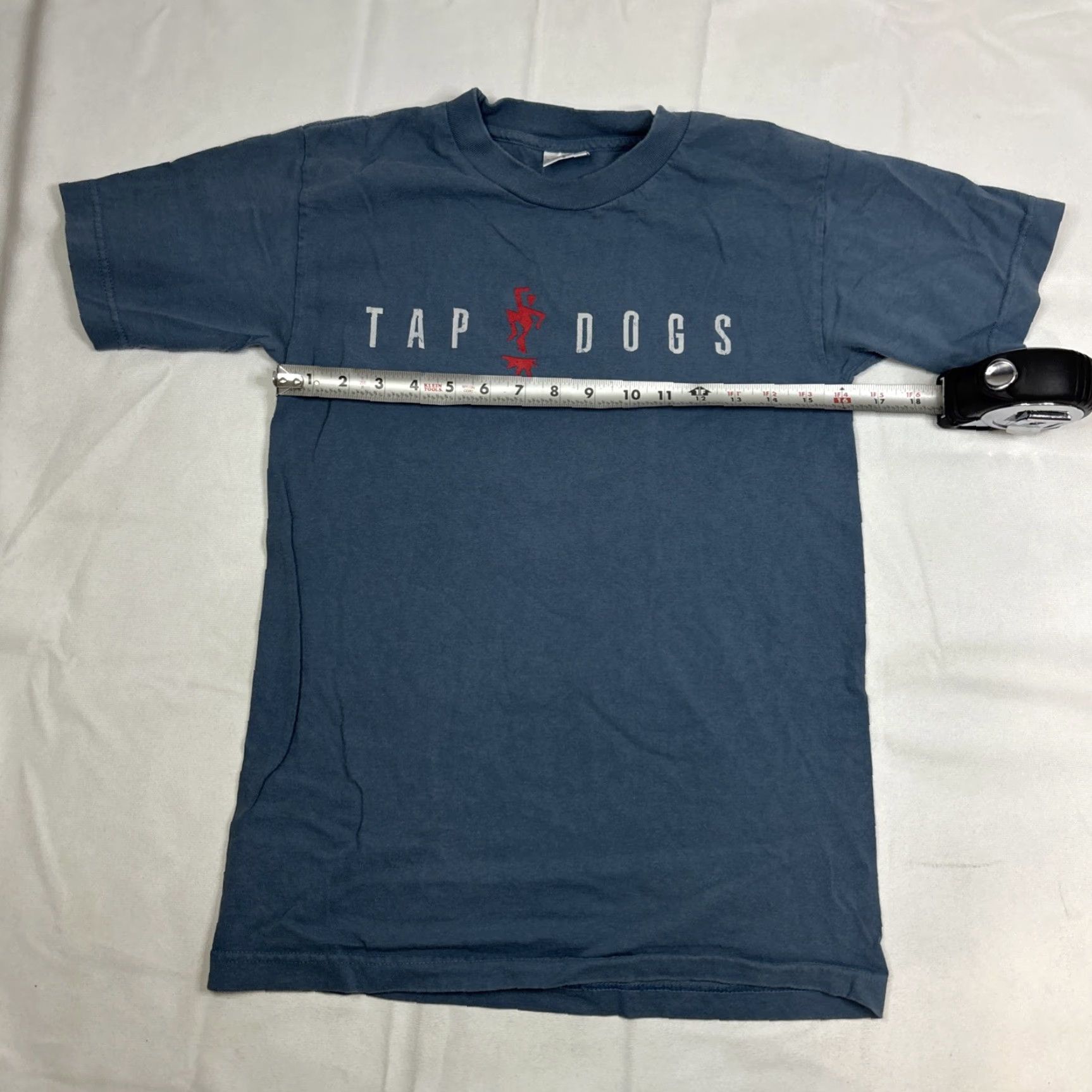 Sperry VINTAGE TAP DOGS T-SHIRT 1995 LIVE AUSTRALIA TAP-DANCING DEIN PERRY THEATER MEMORABILIA BLUE SMALL UNISEX ADULTS GRAPHIC TEE Size US S / EU 44-46 / 1 - 4 Thumbnail
