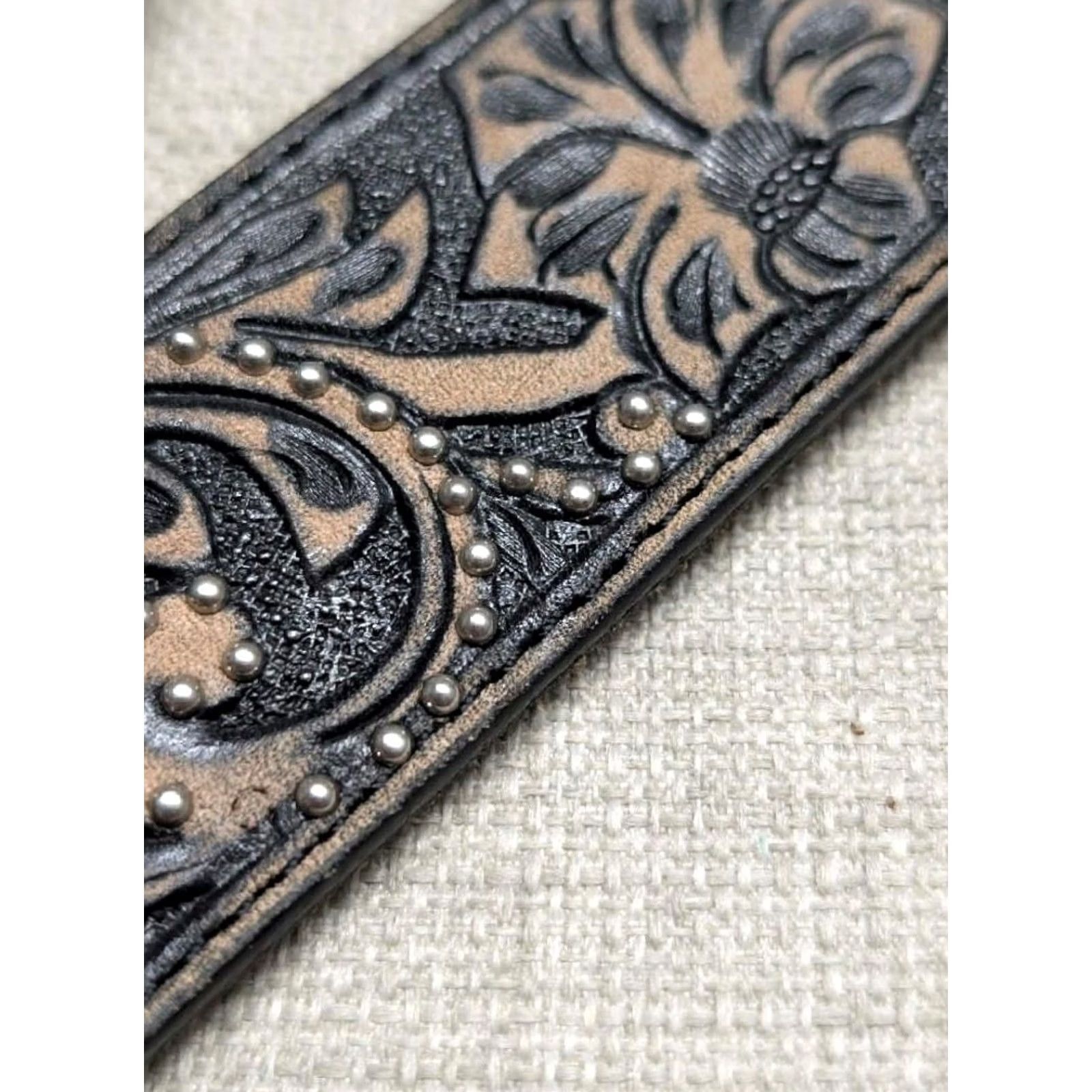 Vintage VINTAGE Justin belt Tooled studded western belt 30 black tan cowhide leather buckled belt Men Size 30 - 5 Thumbnail