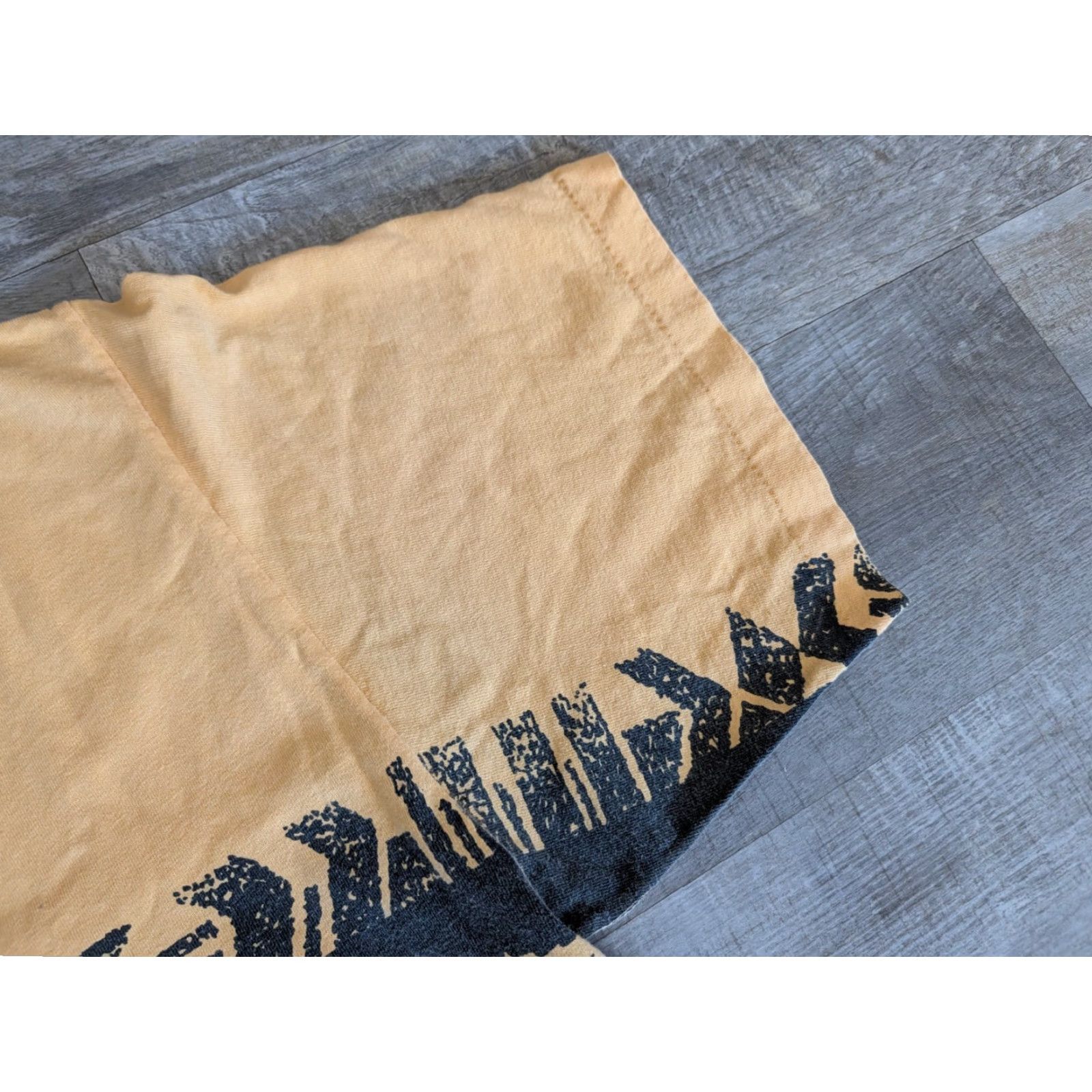 Vintage VINTAGE Beach Gear XL Hawaiian Floral T-Shirt Made in USA Yellow Short Sleeve Double-Sided 90s Mens Size US XL / EU 56 / 4 - 5 Thumbnail