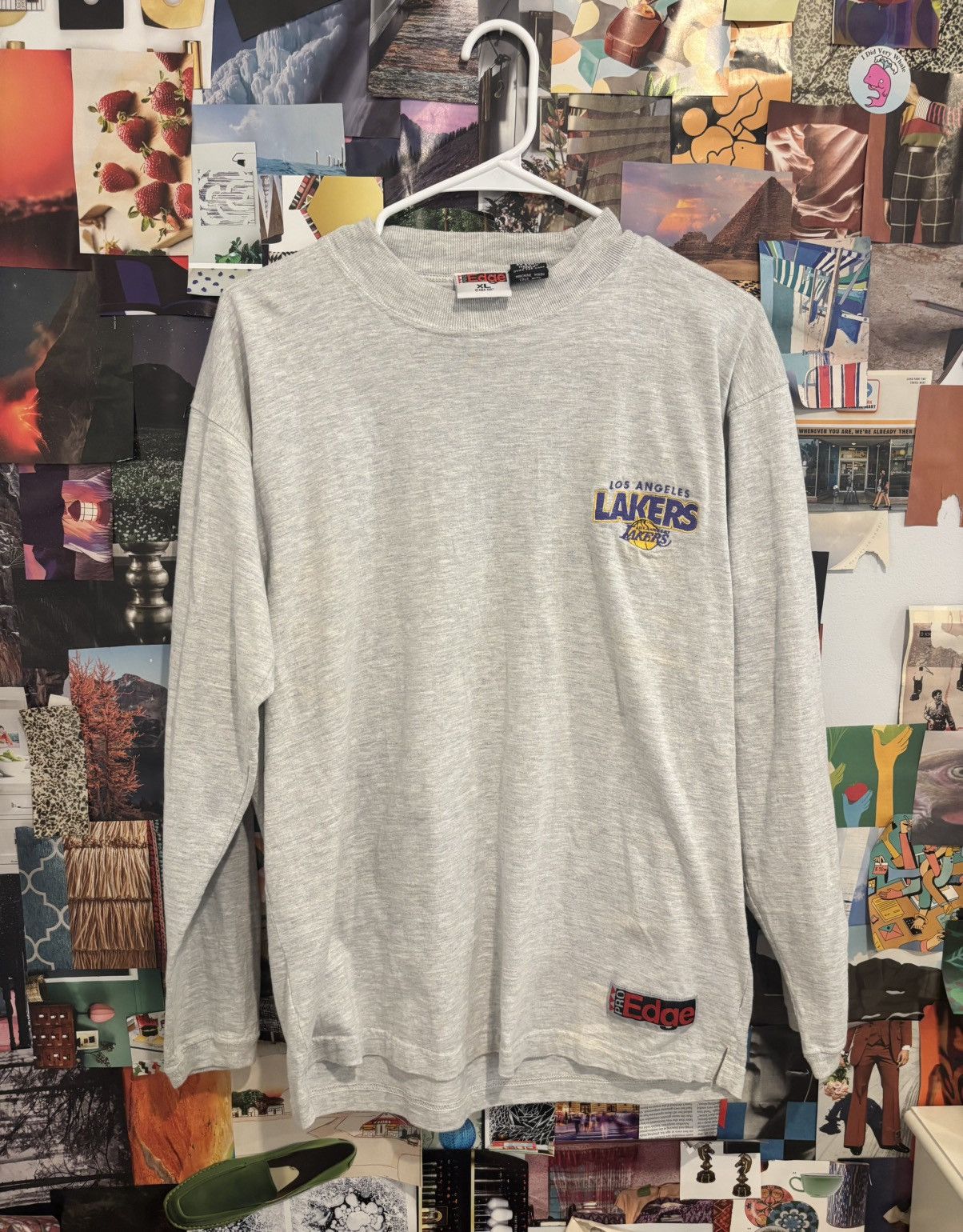 Pro Edge Vintage 1997 Embroidered Lakers Sweatshirt Pro Edge Size XL Size US XL / EU 56 / 4 - 1 Thumbnail