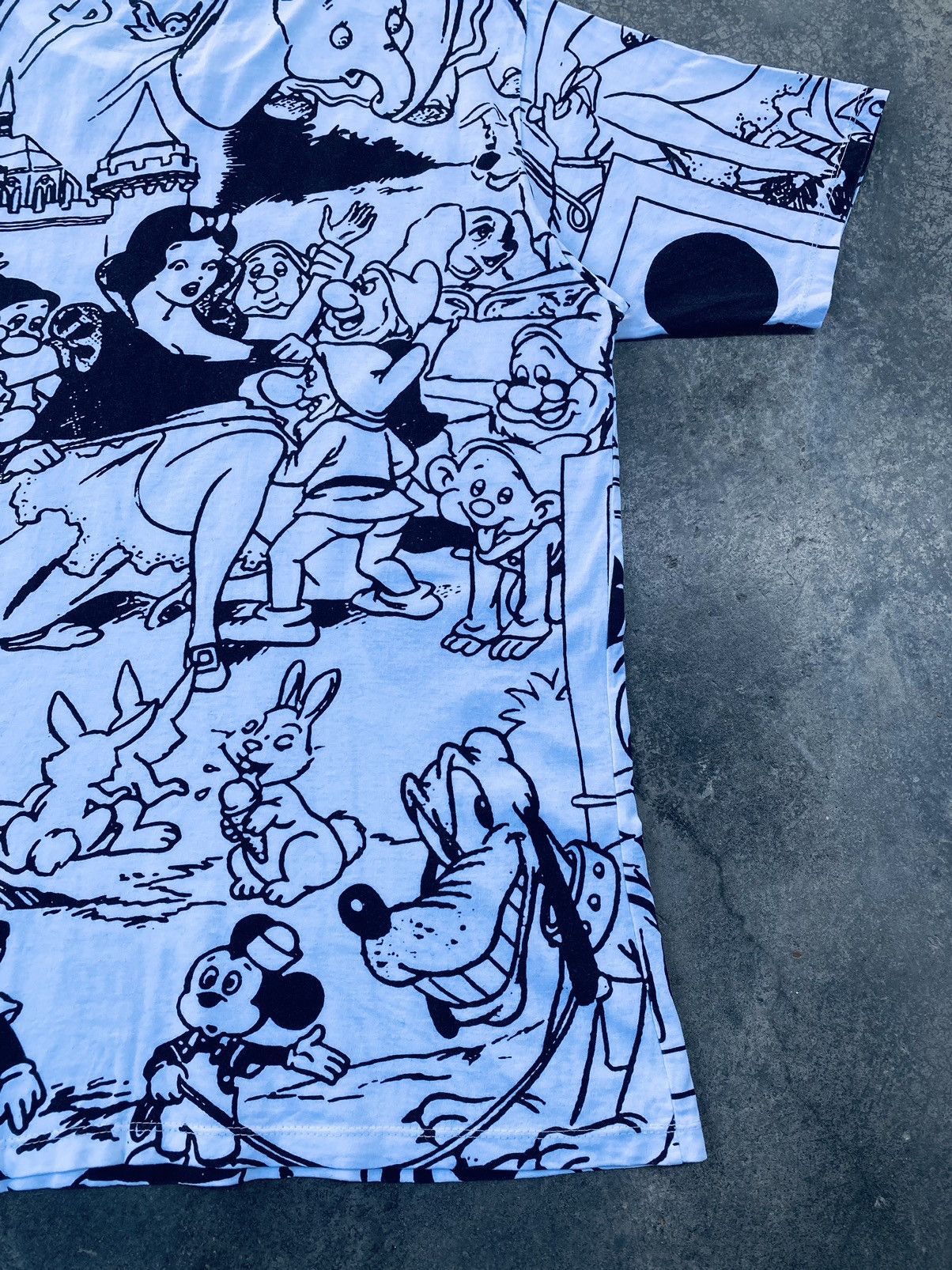 Vintage Vintage Over Print Cartoon Tees Size US L / EU 52-54 / 3 - 9 Thumbnail