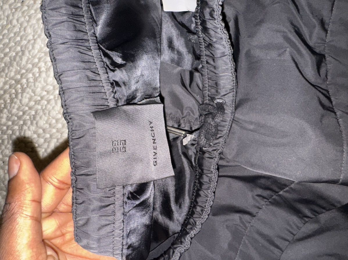 Givenchy Givenchy hardware clasp shorts Size US 44 / EU 60 - 4 Thumbnail