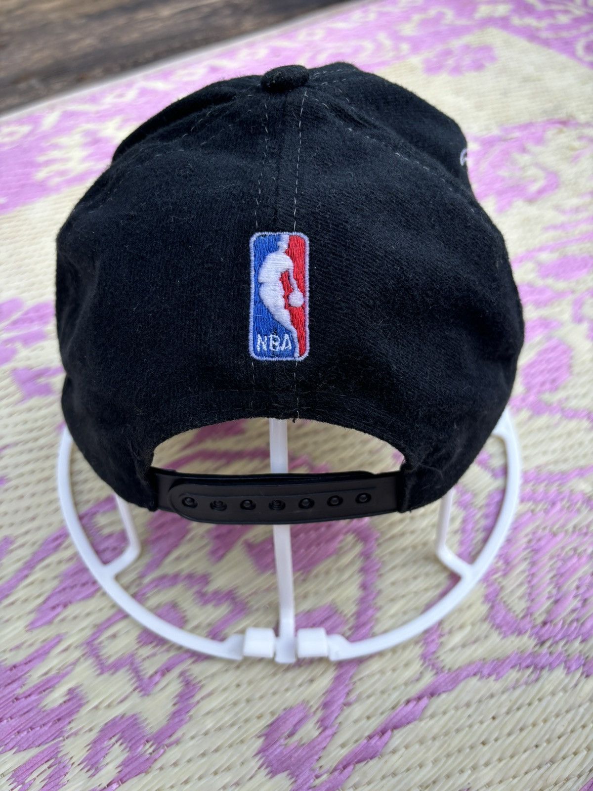 NBA × Vintage Chicago Bulls Vintage 1997 Championship Logo Snapback Size ONE SIZE - 4 Thumbnail