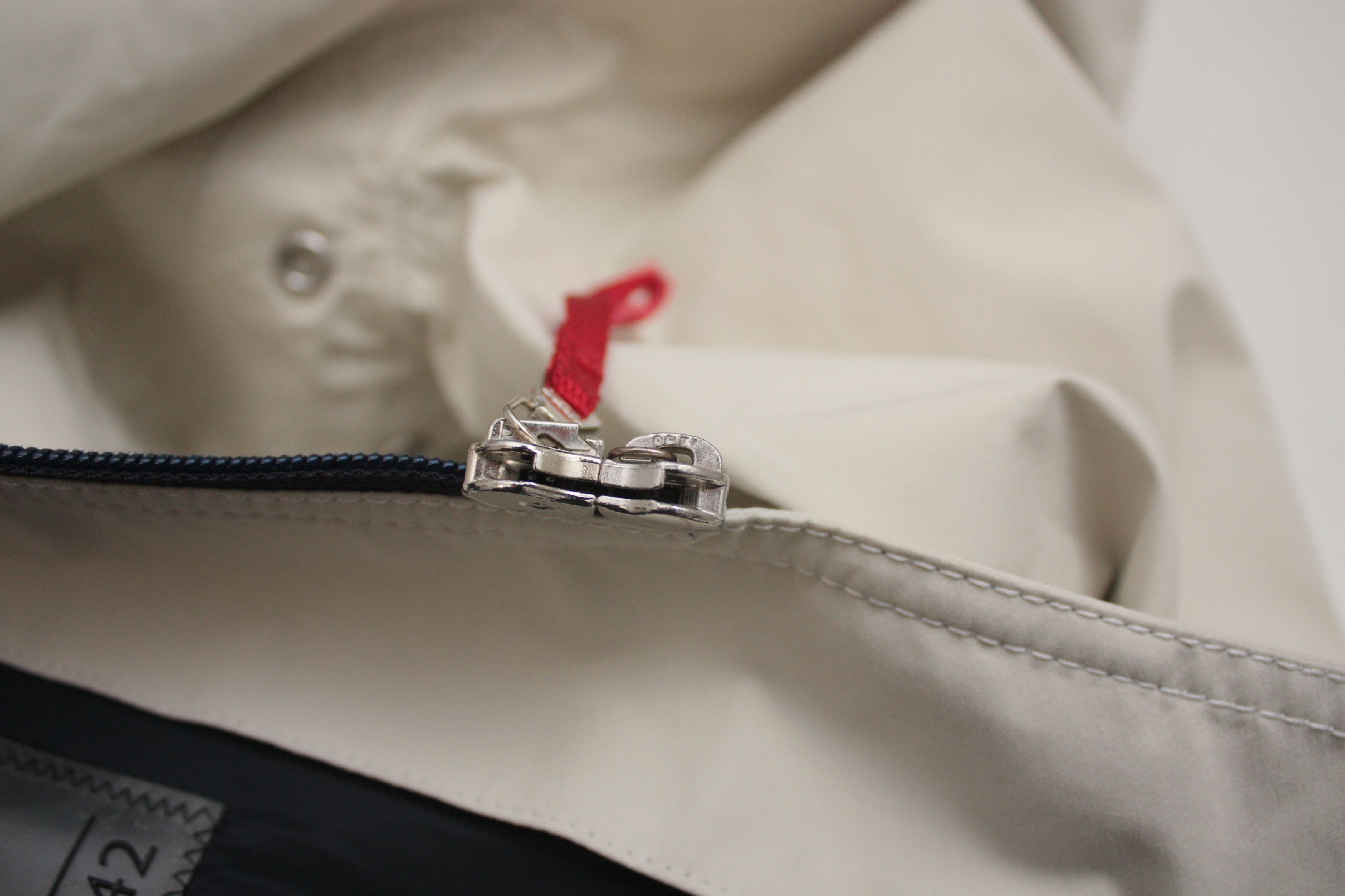 Prada Prada Gore-Tex Cream Beige Trench Coat Women's 42 Size M / US 6-8 / IT 42-44 - 10 Thumbnail