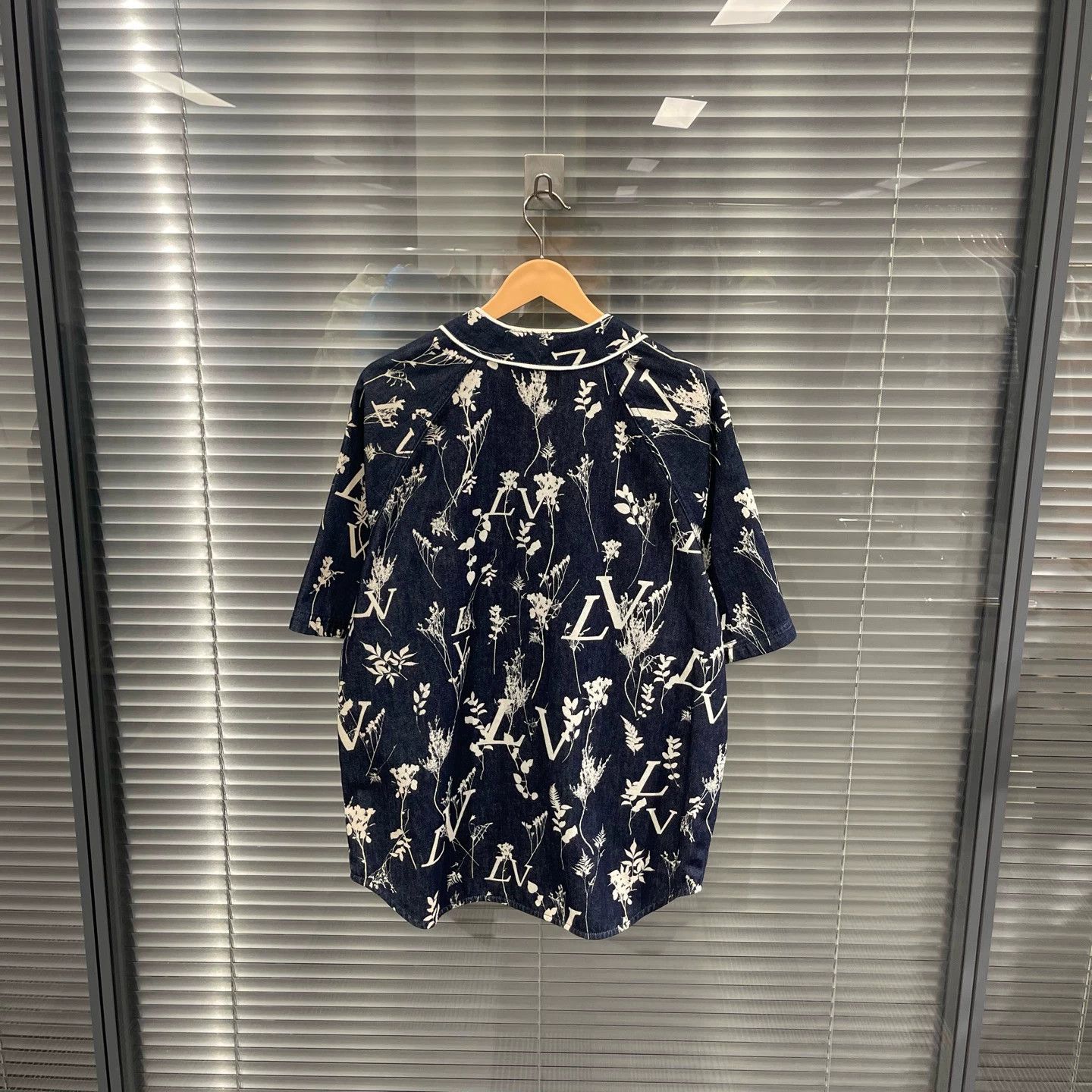 Louis Vuitton LV Wheat full print denim shirt jacket M 99 new Size US M / EU 48-50 / 2 - 2 Thumbnail