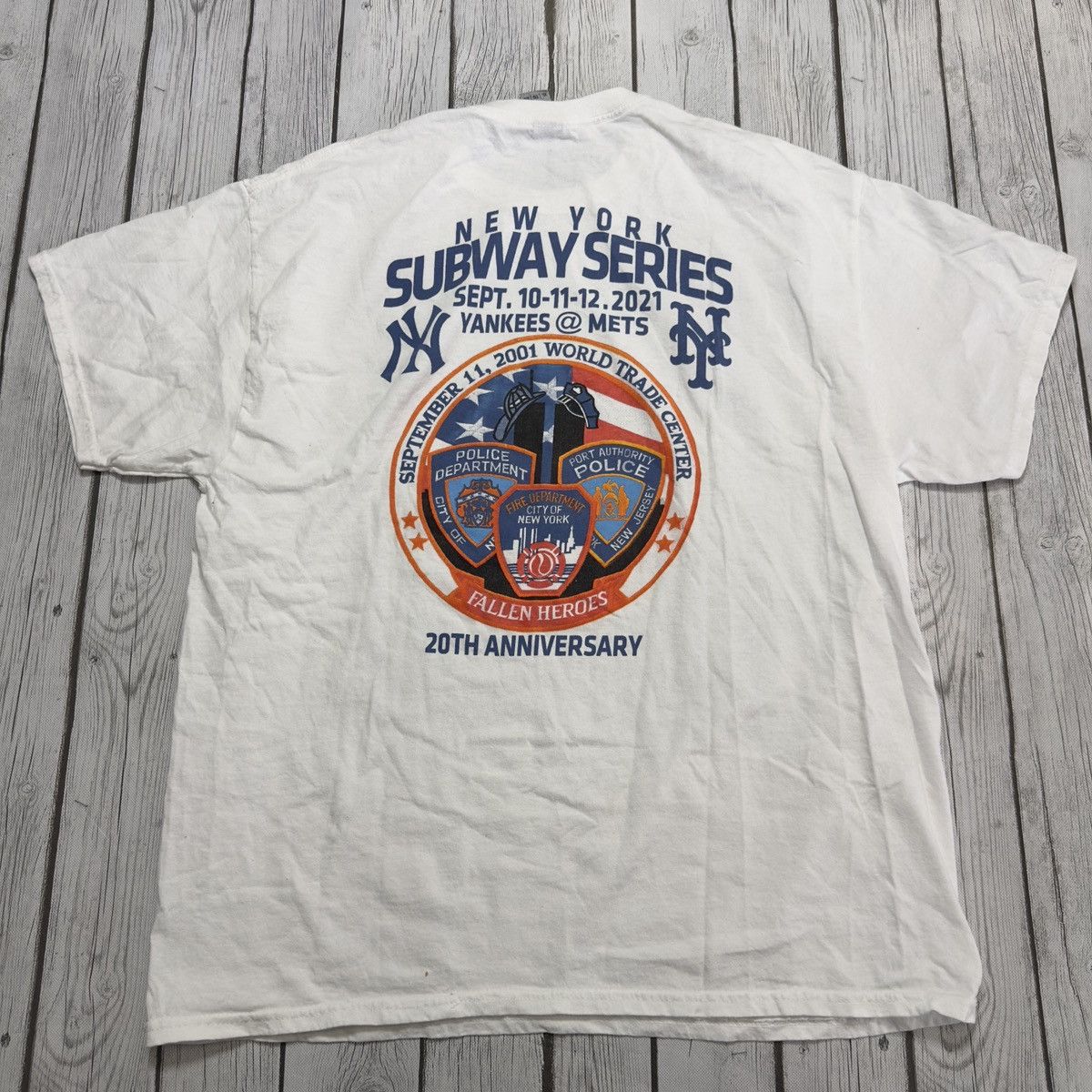 Gildan × MLB 2021 Subway Series tee Size US XL / EU 56 / 4 - 2 Thumbnail
