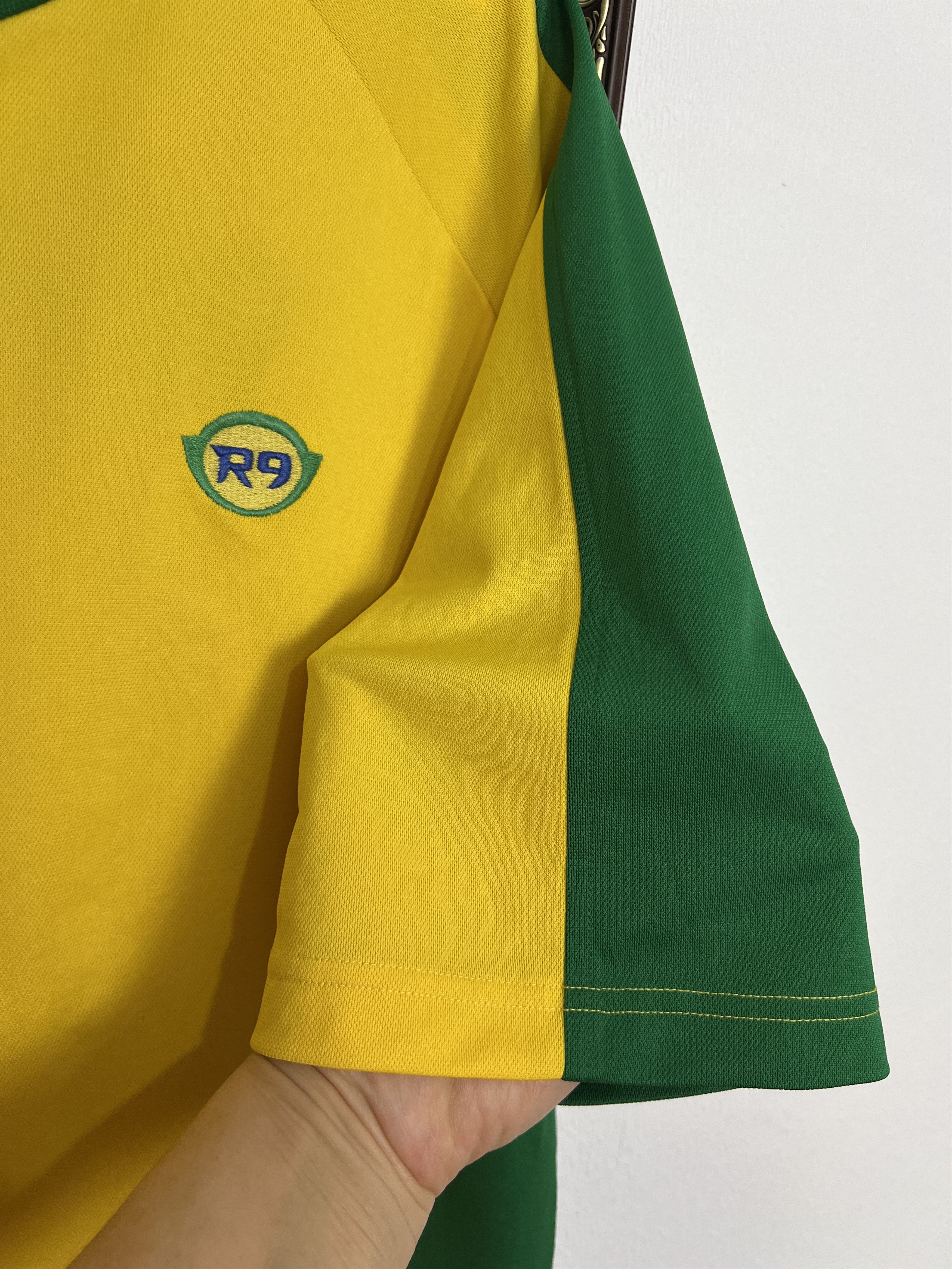 Nike Vintage R9 Ronaldo Football Train Shirt Soccer Jersey Trikot Size US XL / EU 56 / 4 - 5 Thumbnail