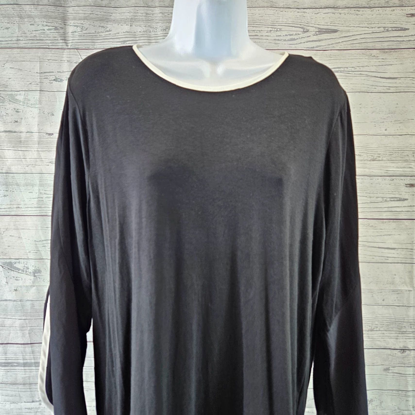 Vintage Chico's Womens Blouse Sz L Black White Trim 3/4 Sleeve Rayon Blend Keyhole Shirt Womens Size L / US 10 / IT 46 - 2 Thumbnail
