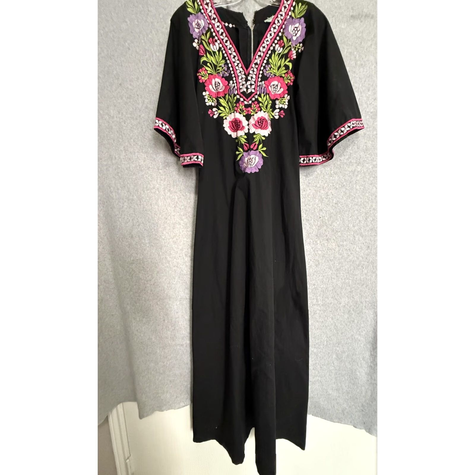 Vintage VINTAGE Caro of Honolulu Dress Womens 10 Black Floral Embroidered Kaftan Maxi 70s Size L / US 10 / IT 46 - 2 Thumbnail