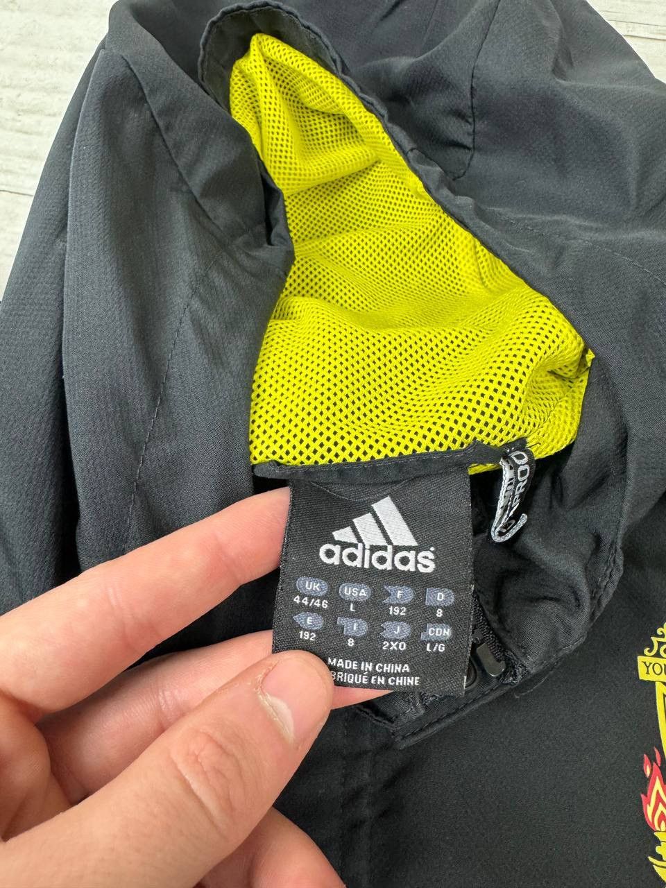 Adidas Vintage Adidas Liverpool 2010 2011 Windbreaker Track Jacket Size US L / EU 52-54 / 3 - 10 Thumbnail