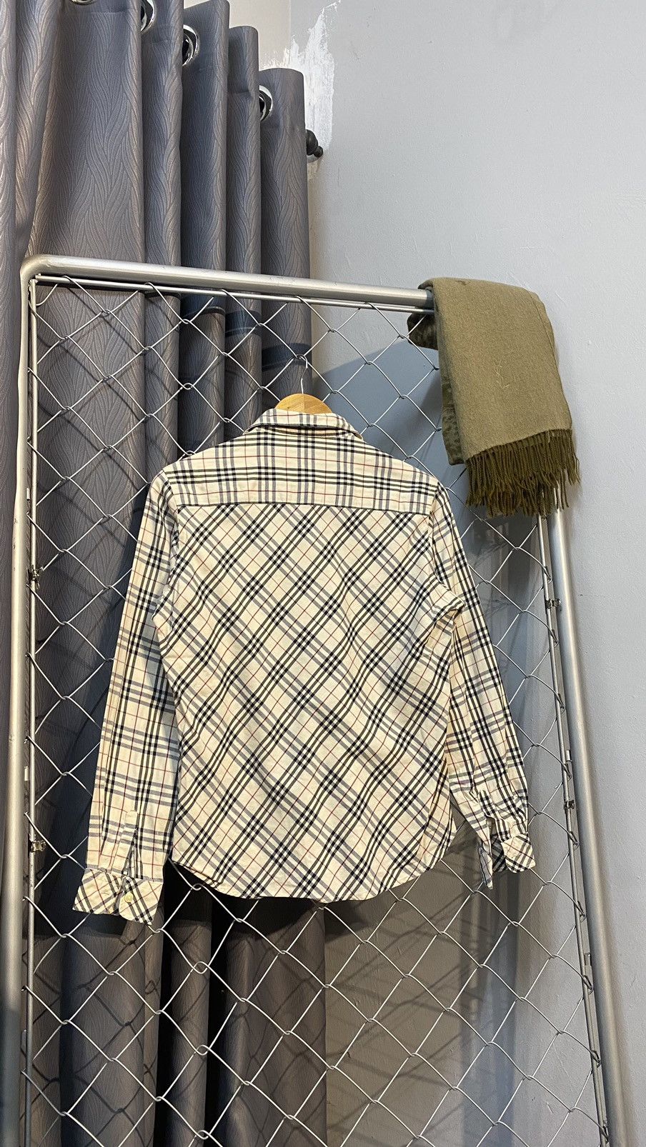 Burberry × Designer × Japanese Brand VINTAGE BURBERRY LONDON CHECKED BUTTON UP SHIRT LARGE Size L / US 10 / IT 46 - 2 Thumbnail