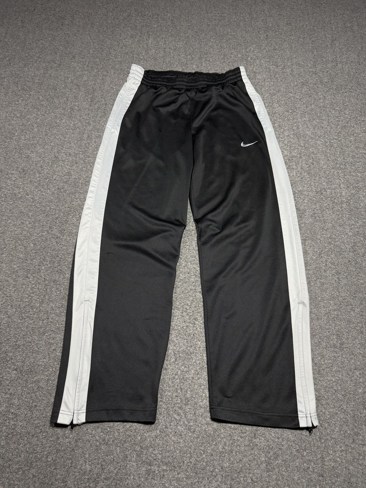 Nike Nike Track Pants Black Size S baggy dri-fit Size US 30 / EU 46 - 1 Thumbnail