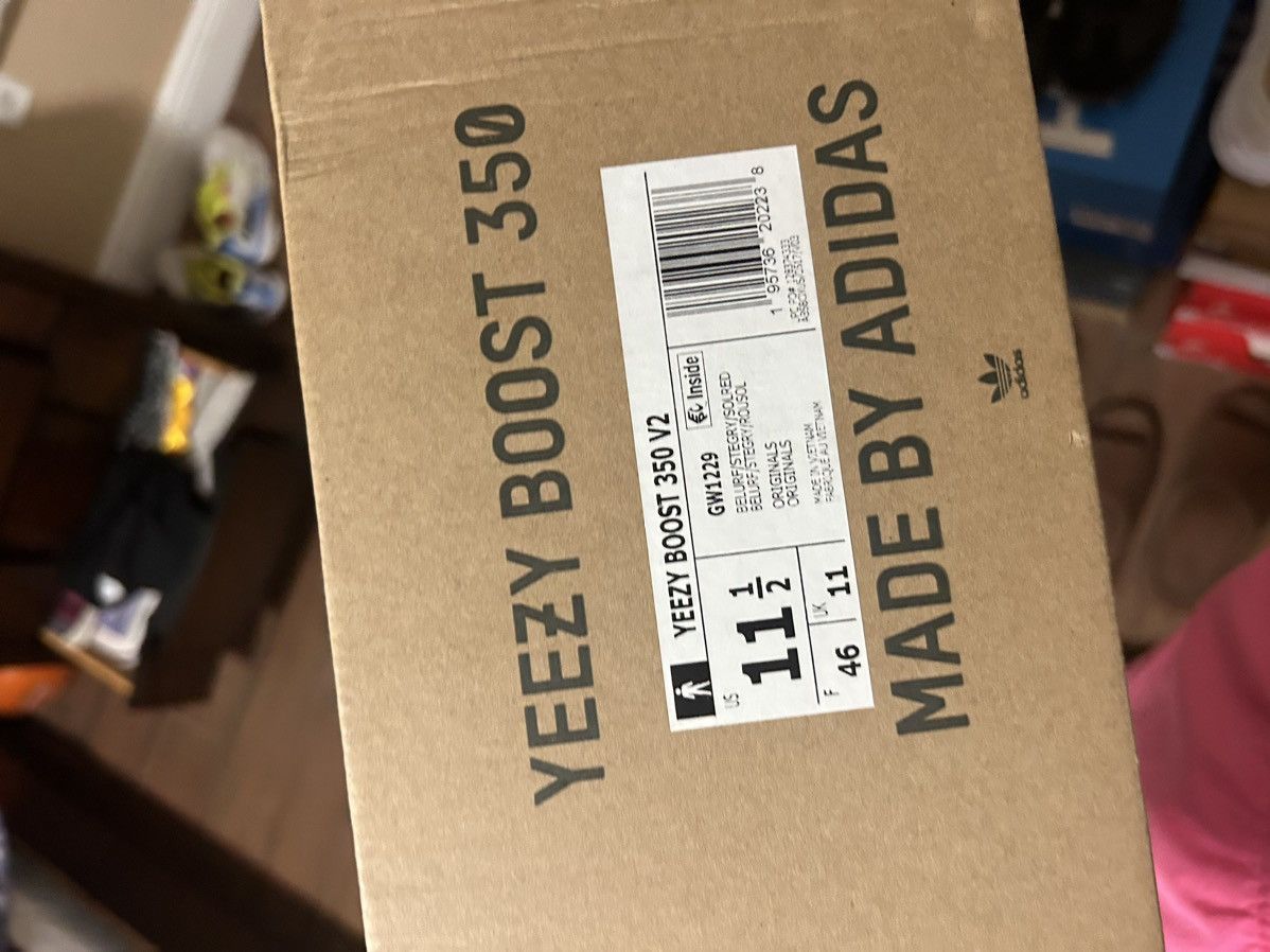 Yeezy Yeezy Boost 350 V2 Beluga Reflective Size US 11.5 / EU 44-45 - 7 Thumbnail
