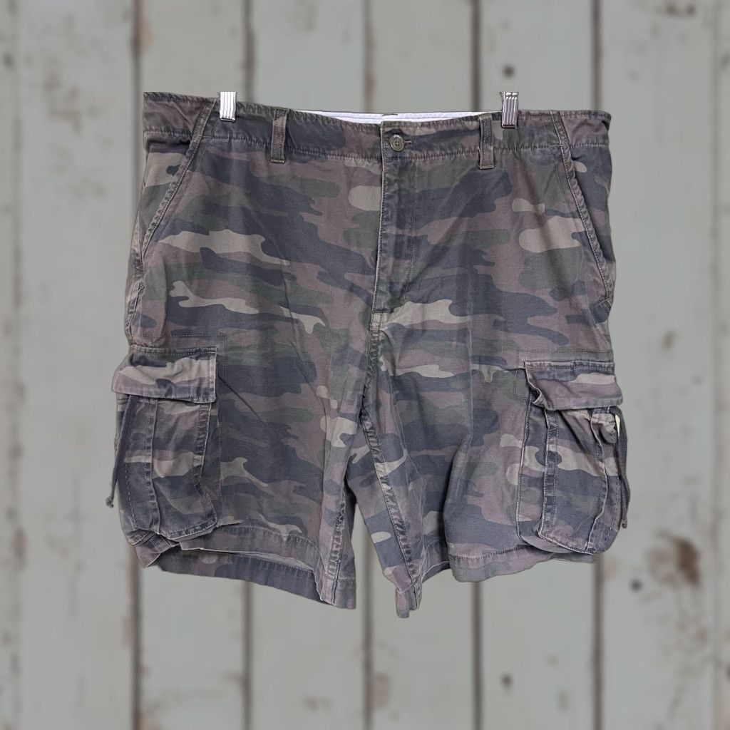 Faded Glory Faded Glory Cargo Shorts Mens 42 Green Camo Y2K Work Wear Baggy Skate Hike 42x10 Size US 42 / EU 58 - 1 Thumbnail