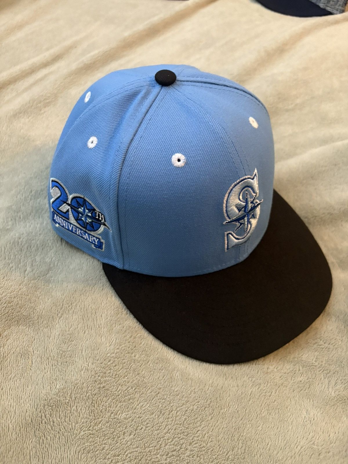 Lids Seattle Mariners “Sub Zero” 7 3/8 Fitted Cap Size ONE SIZE - 1 Thumbnail