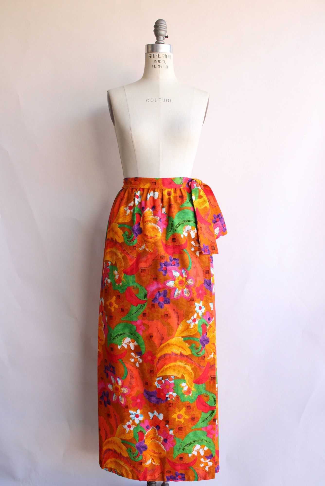 Vintage Vintage 1960s Skirt, Beverly Vogue Wrap Maxi Skirt, Tiki Flo Size 27" / US 4 / IT 40 - 2 Thumbnail