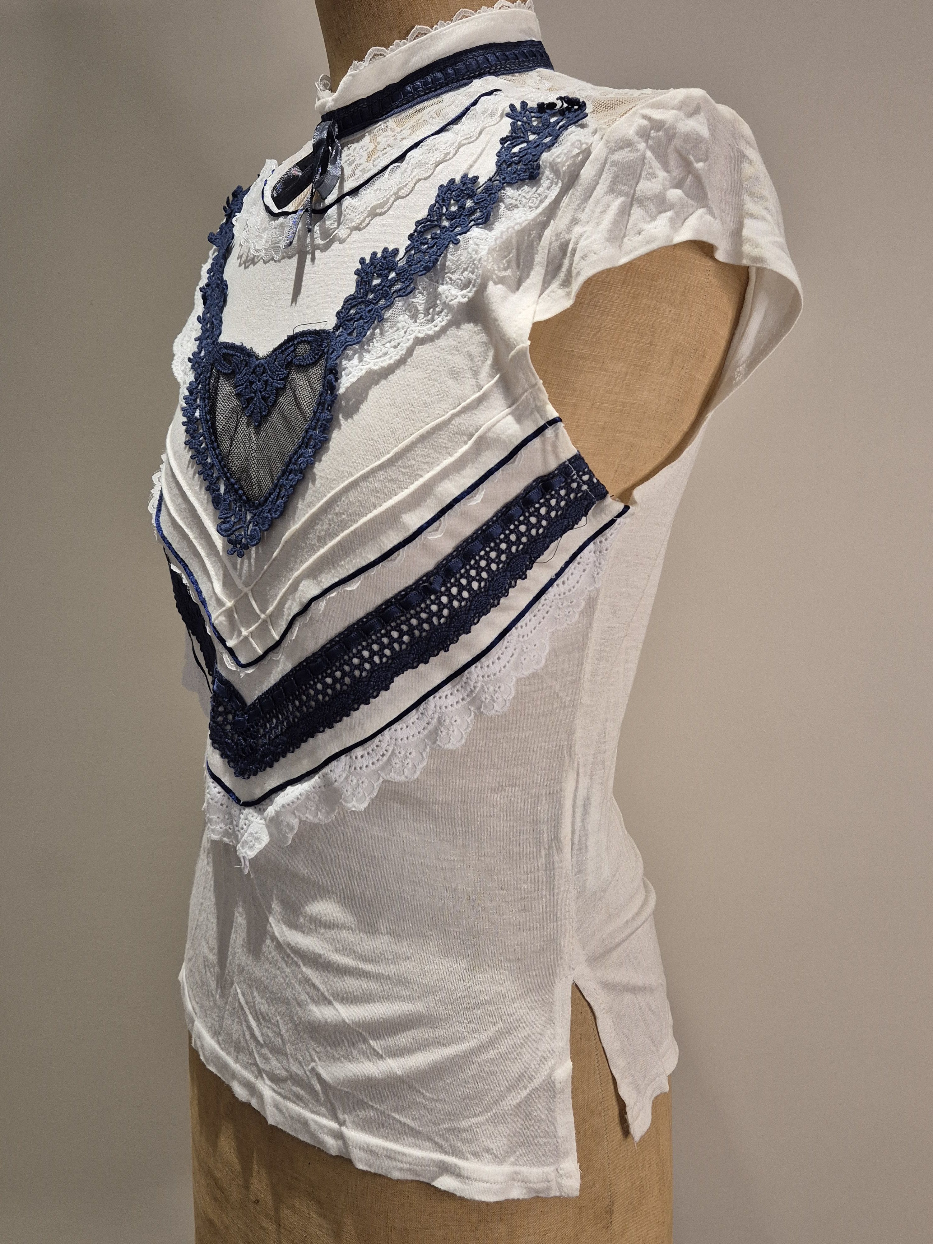 Designer LM Lulu Paris white cap sleeved lace front top Size S / US 4 / IT 40 - 2 Thumbnail