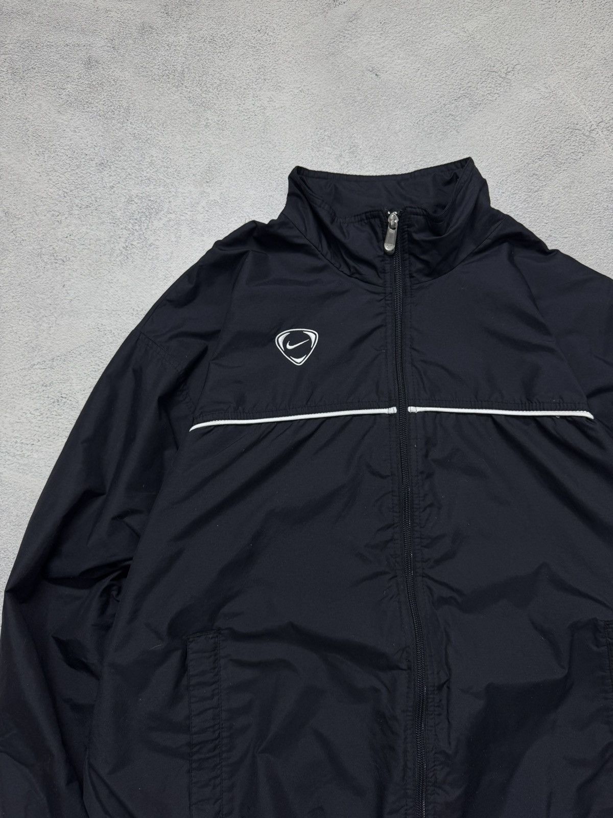 Nike Vintage Y2K Nike Nylon Mini Logo Jacket 00’s Size US L / EU 52-54 / 3 - 6 Thumbnail